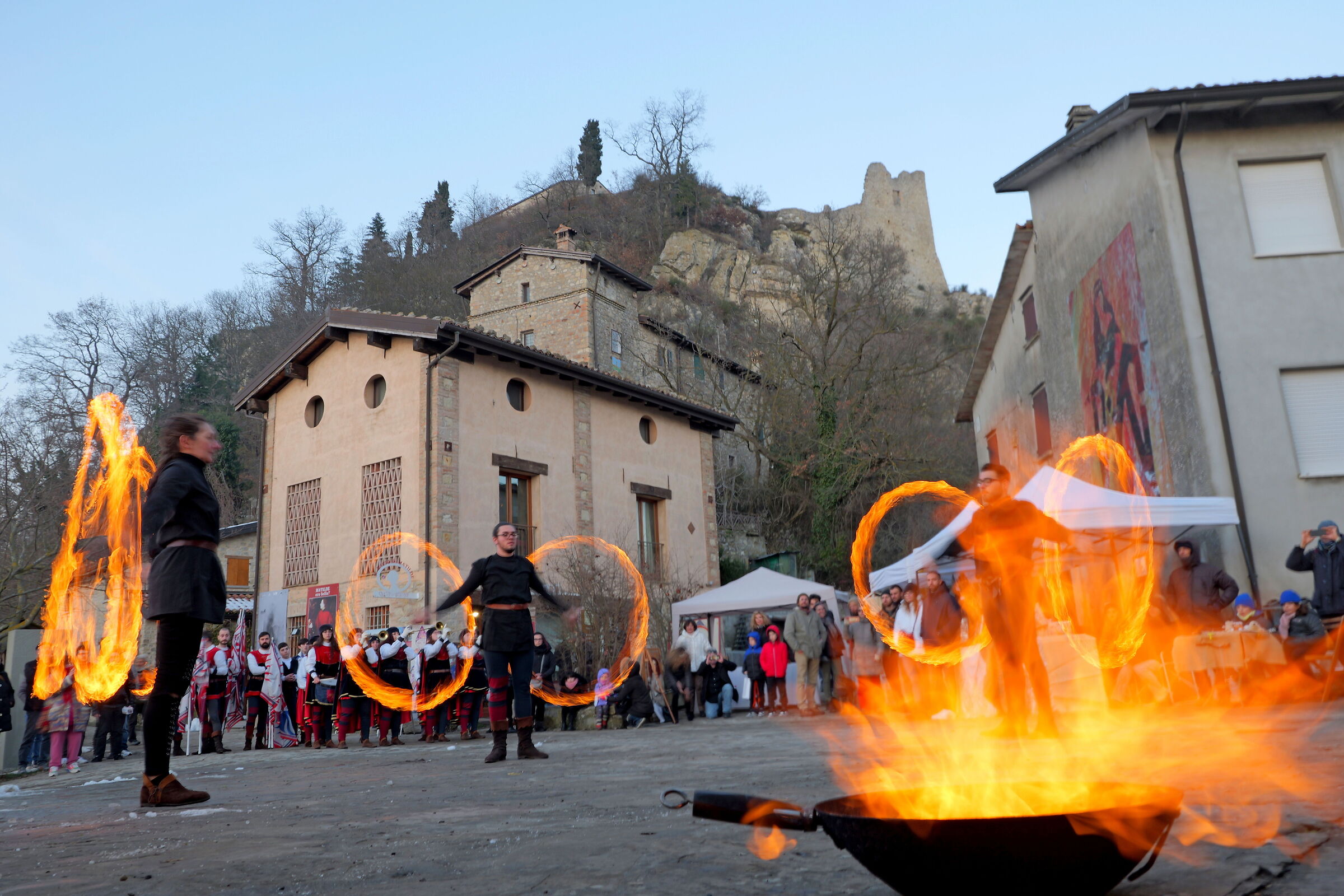 Maesta' della Battaglia con fuoco