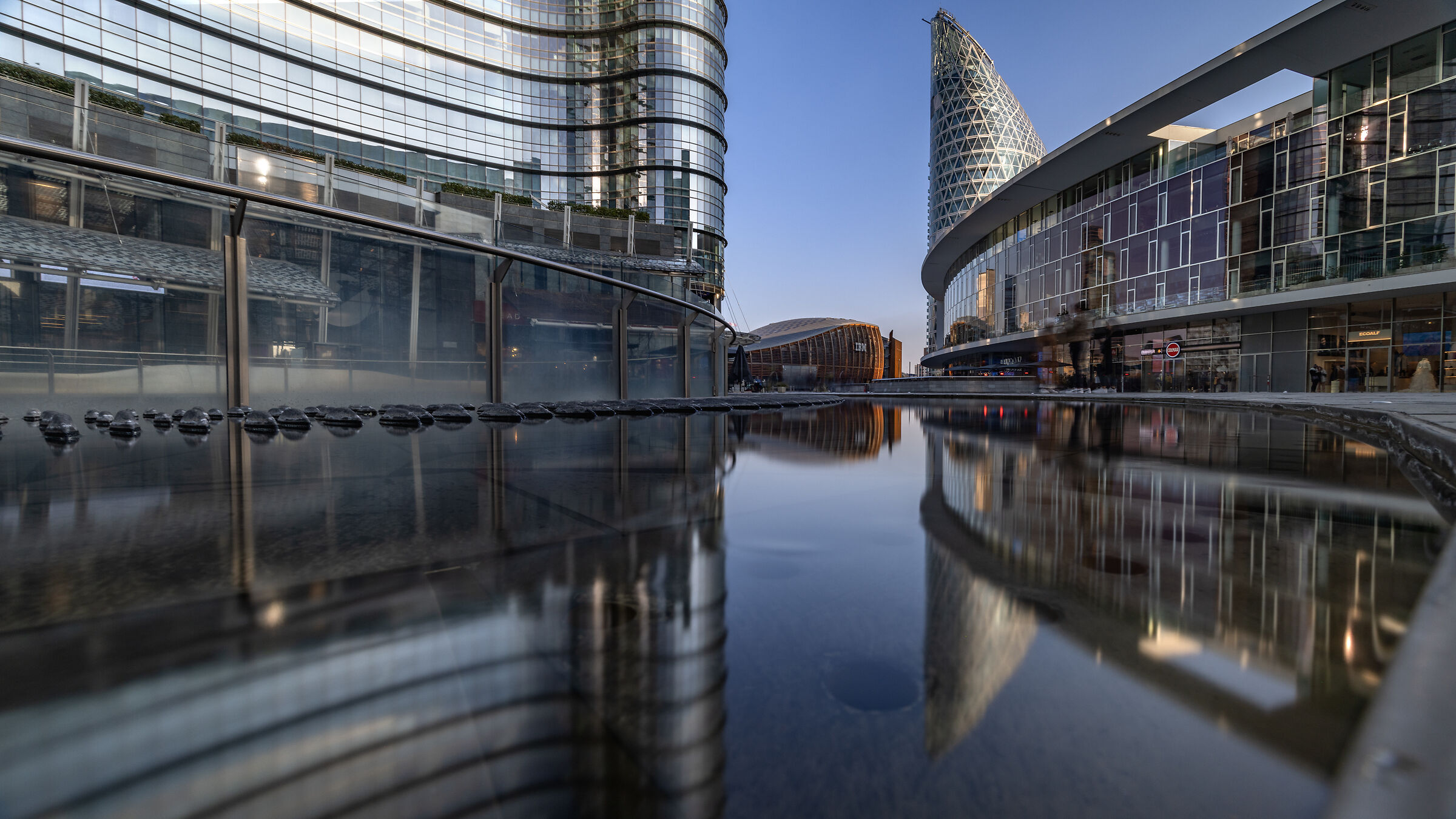 Piazza Gae Aulenti Milan
