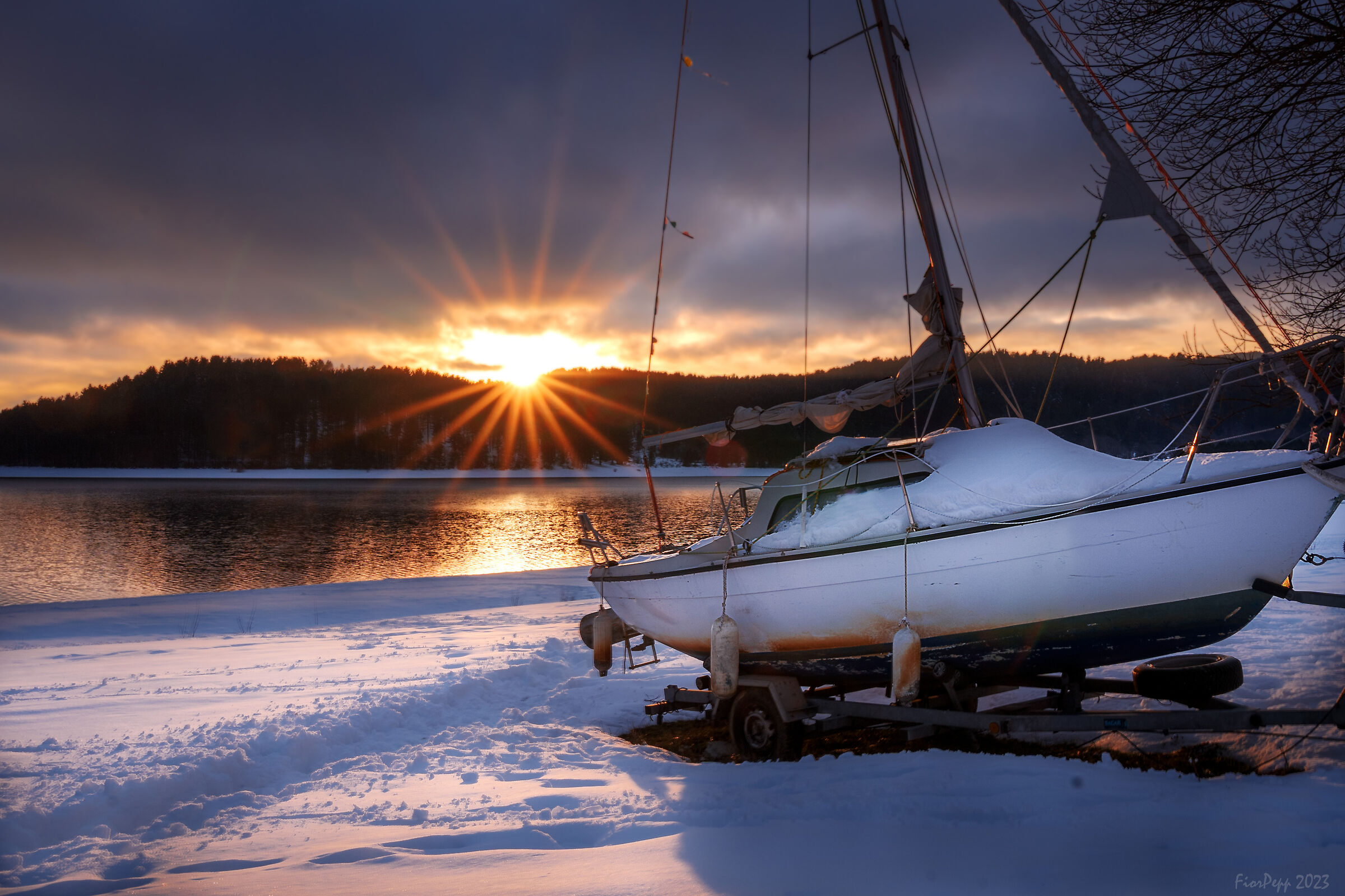 Sunset on Lake Arvo - Sila (CS)