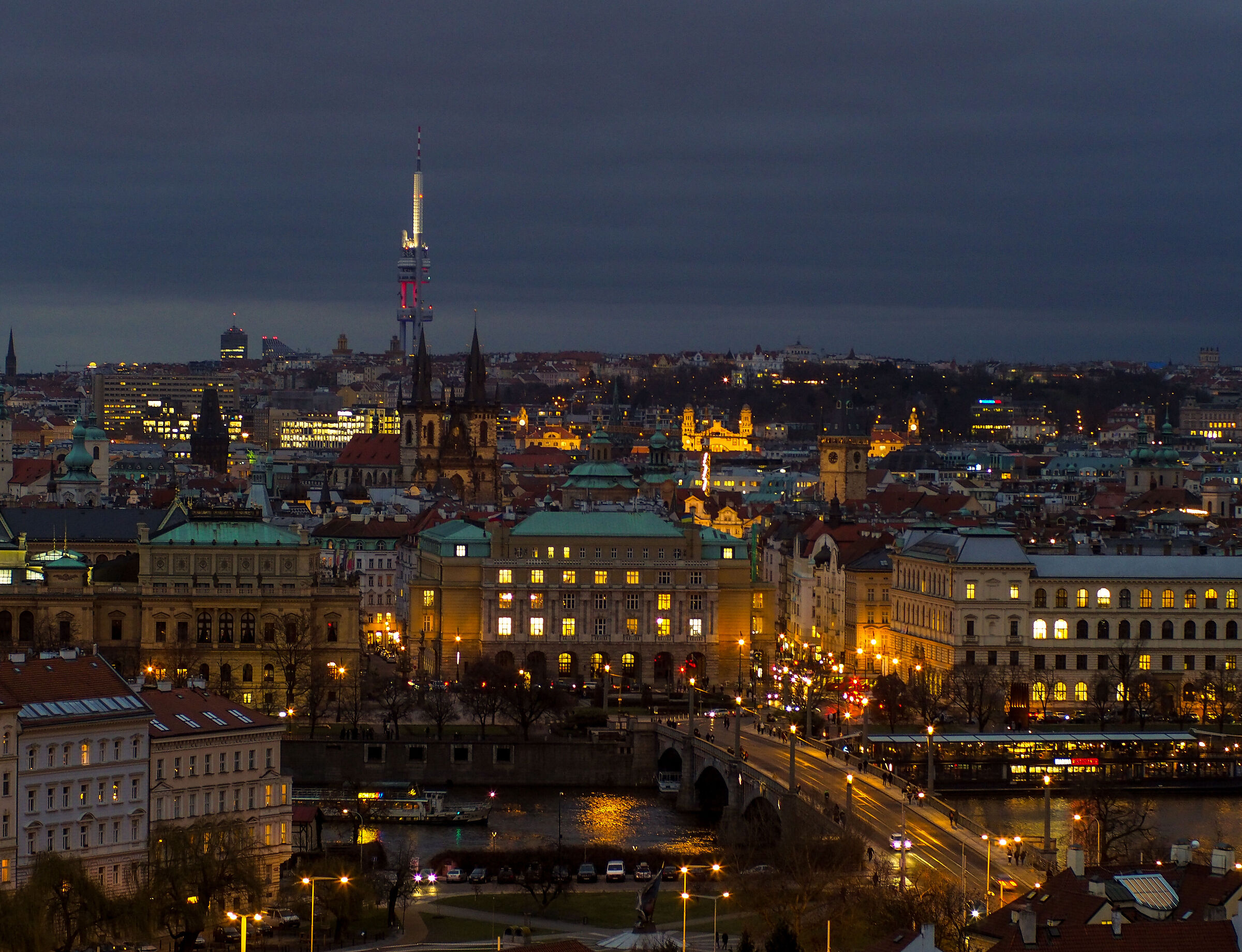 Praga ora blu.