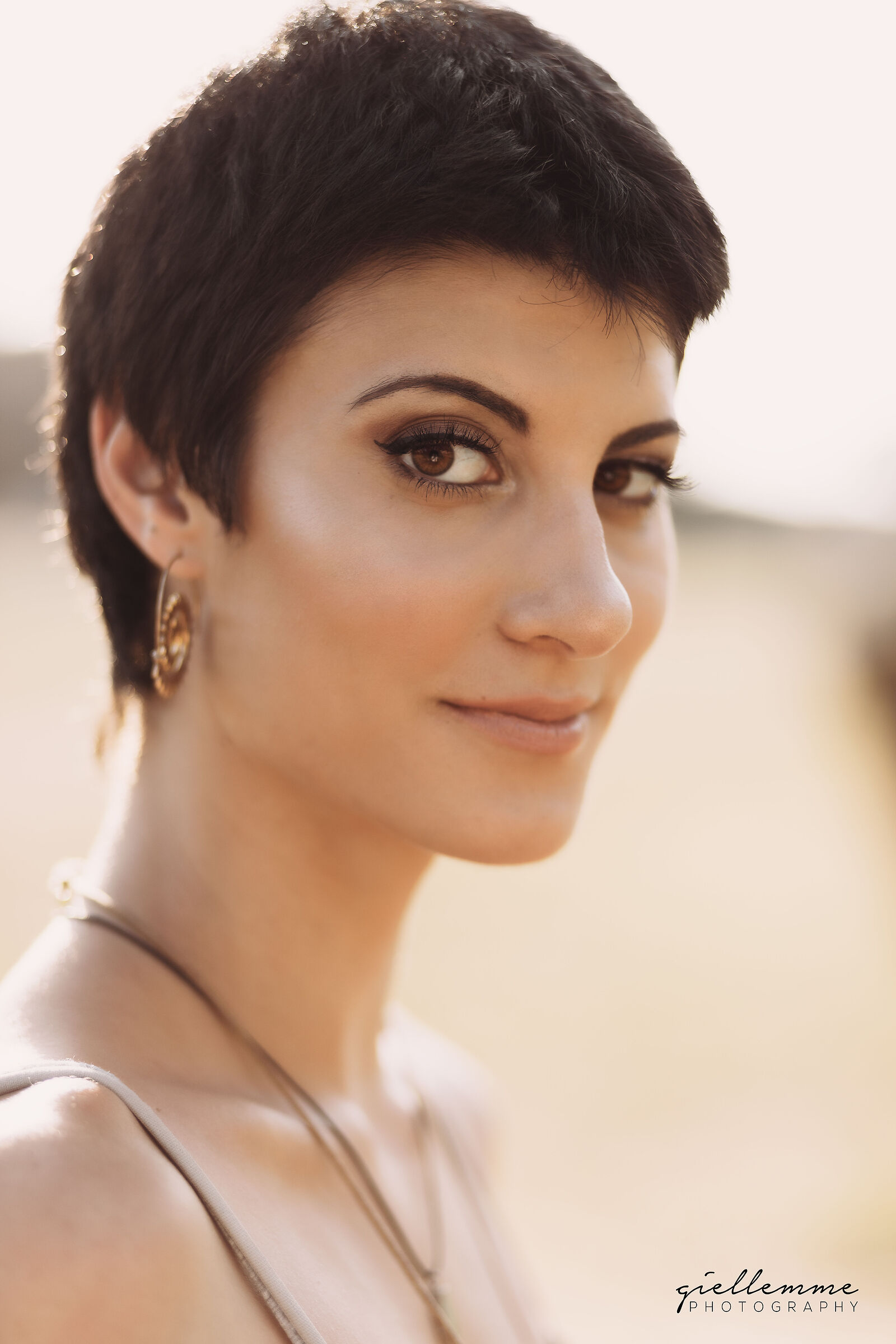 Adiana: Ritratto in luce naturale