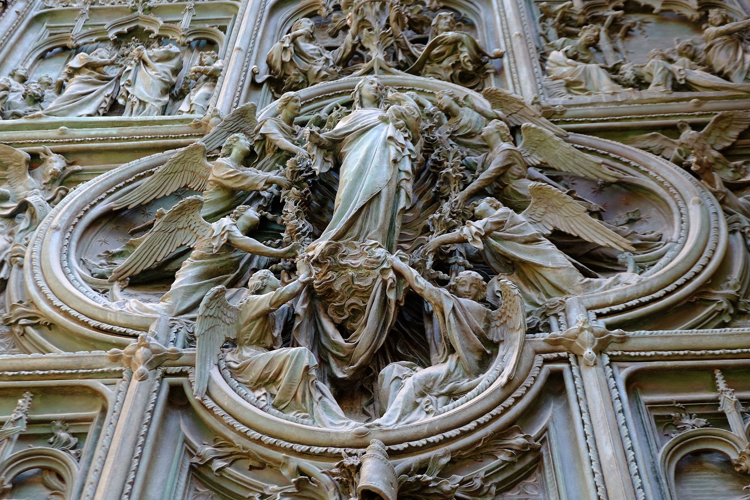 Particolare del portone centrale Duomo di Milano