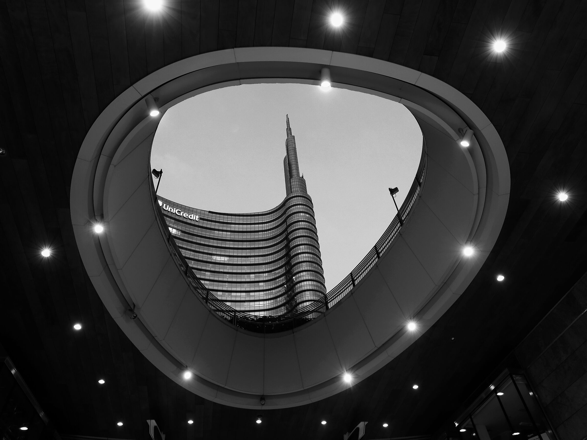 L'0cchio di Piazza Gae  Aulenti