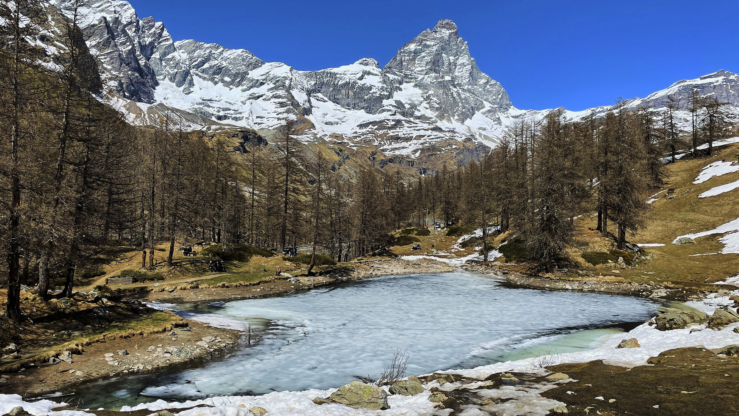 FROZEN BLUE LAKE - CERVINIA