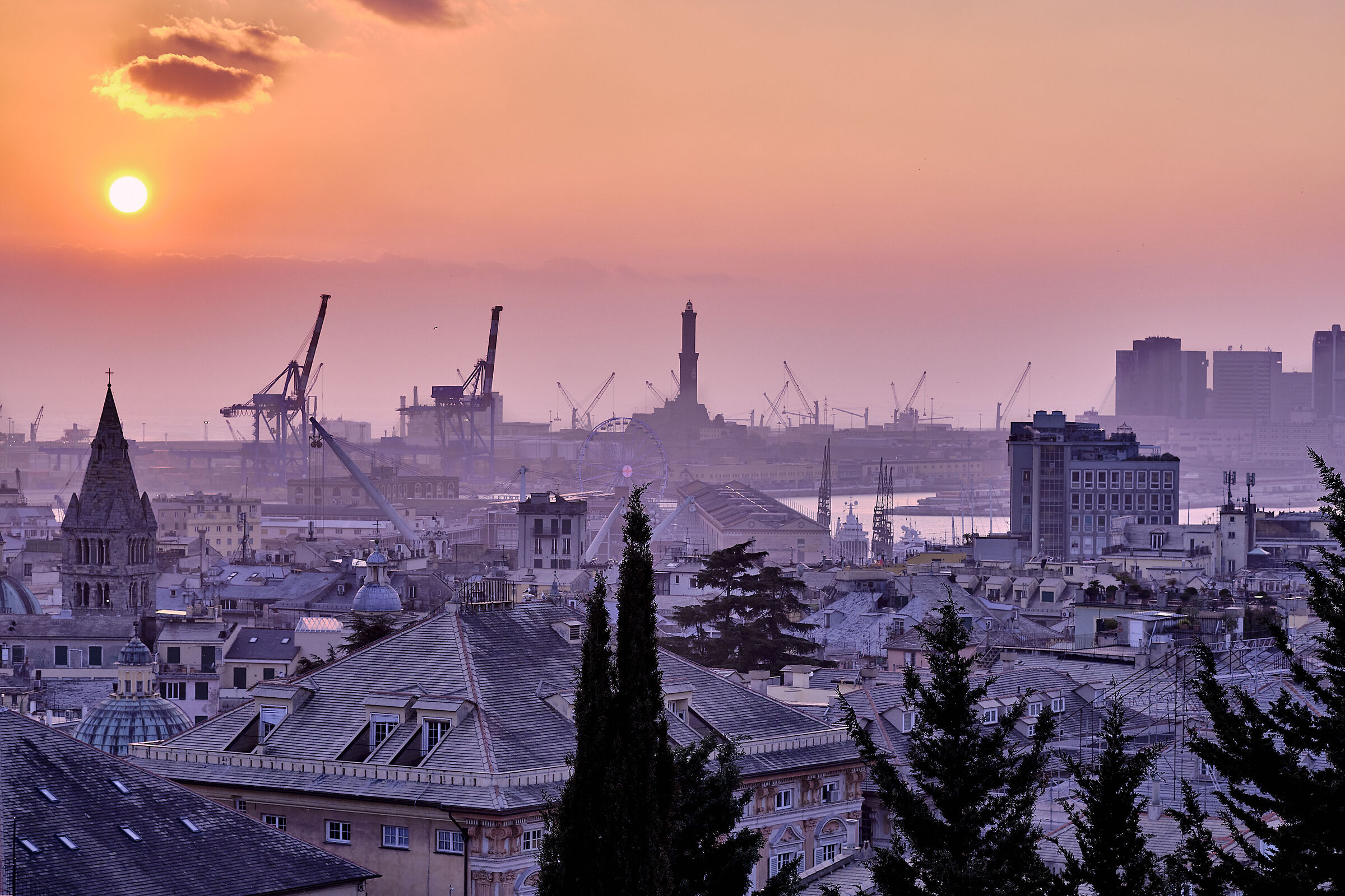 Genova al tramonto