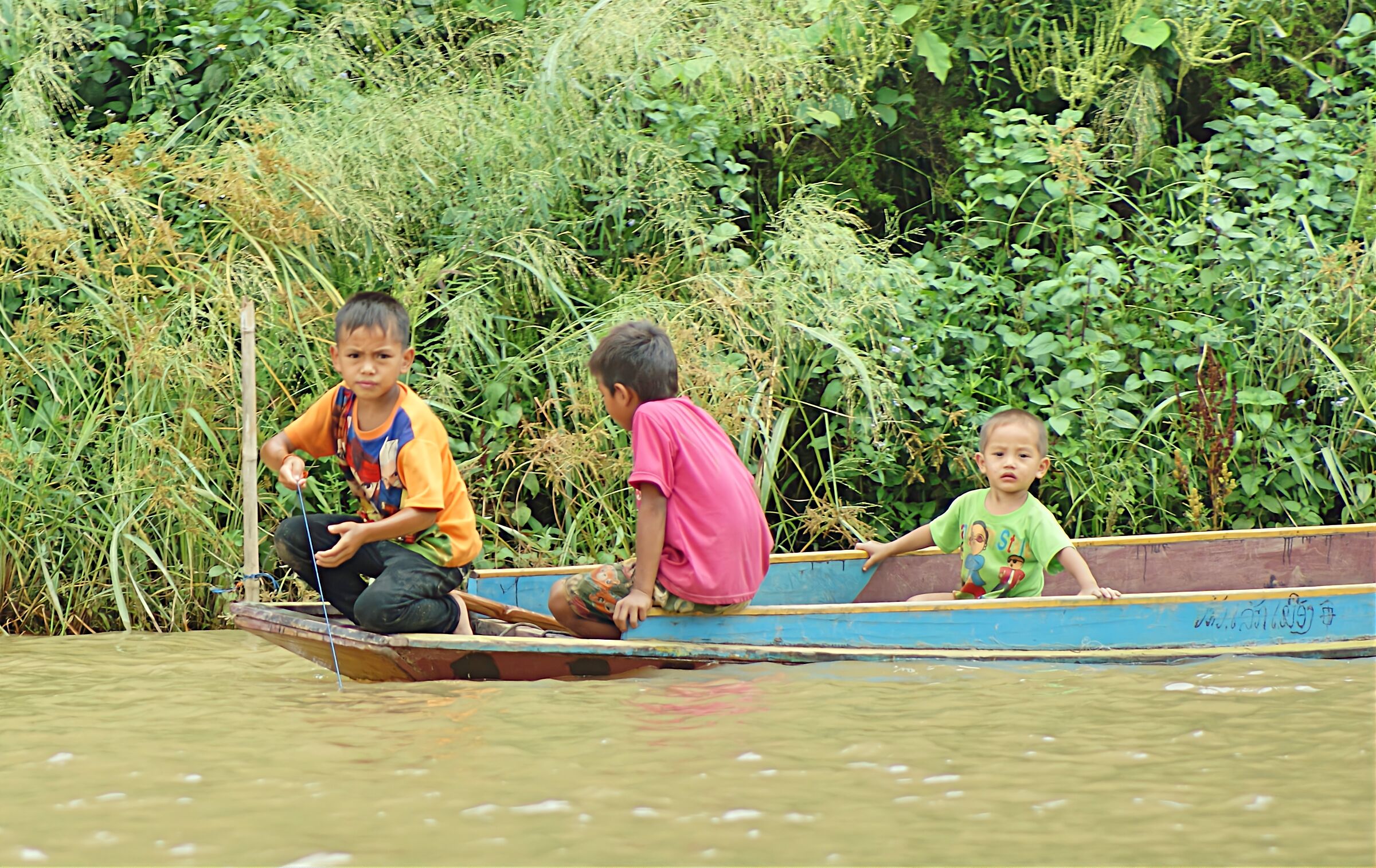 Laotian street urchins
