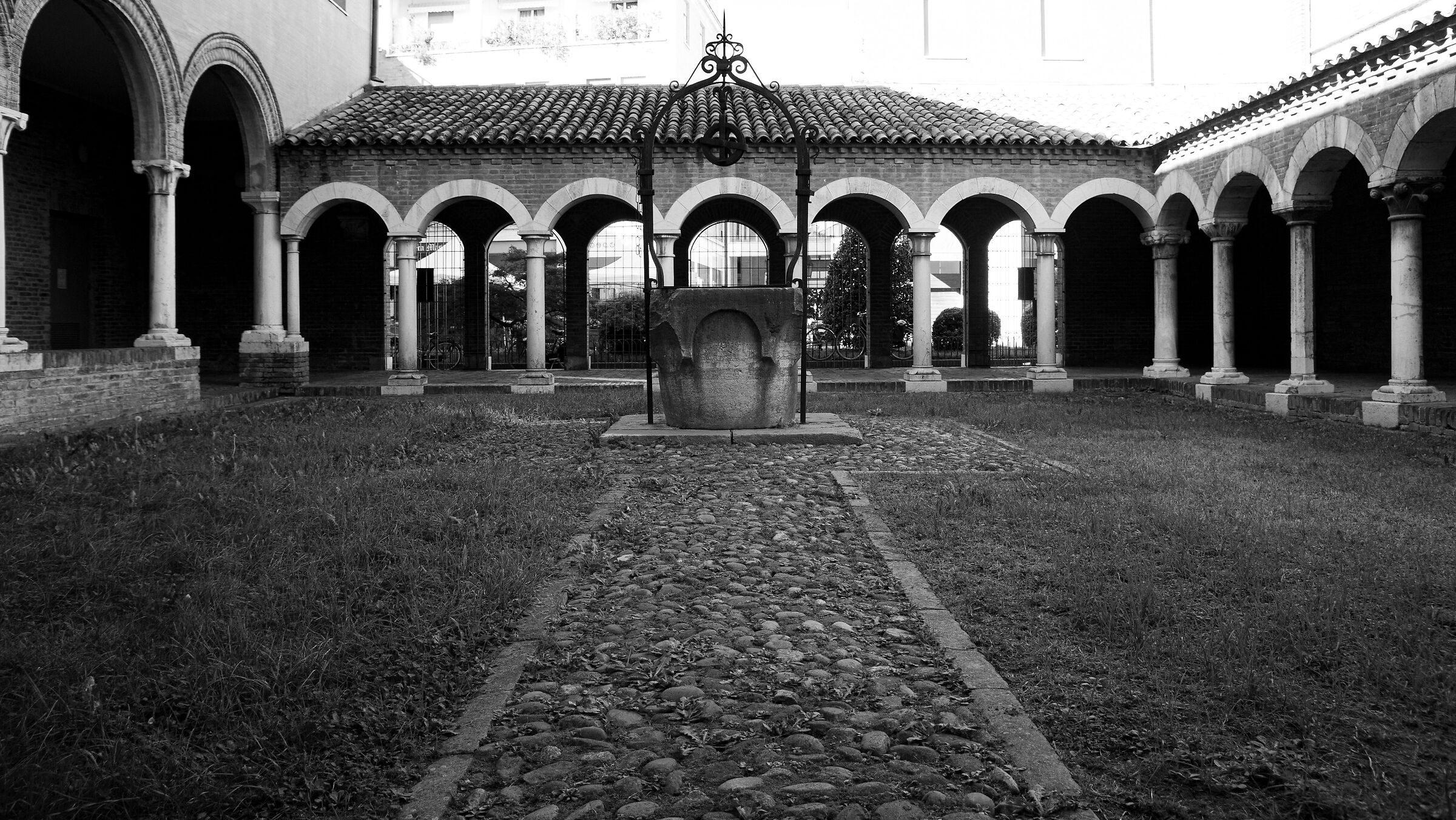 chiostro via s.romano