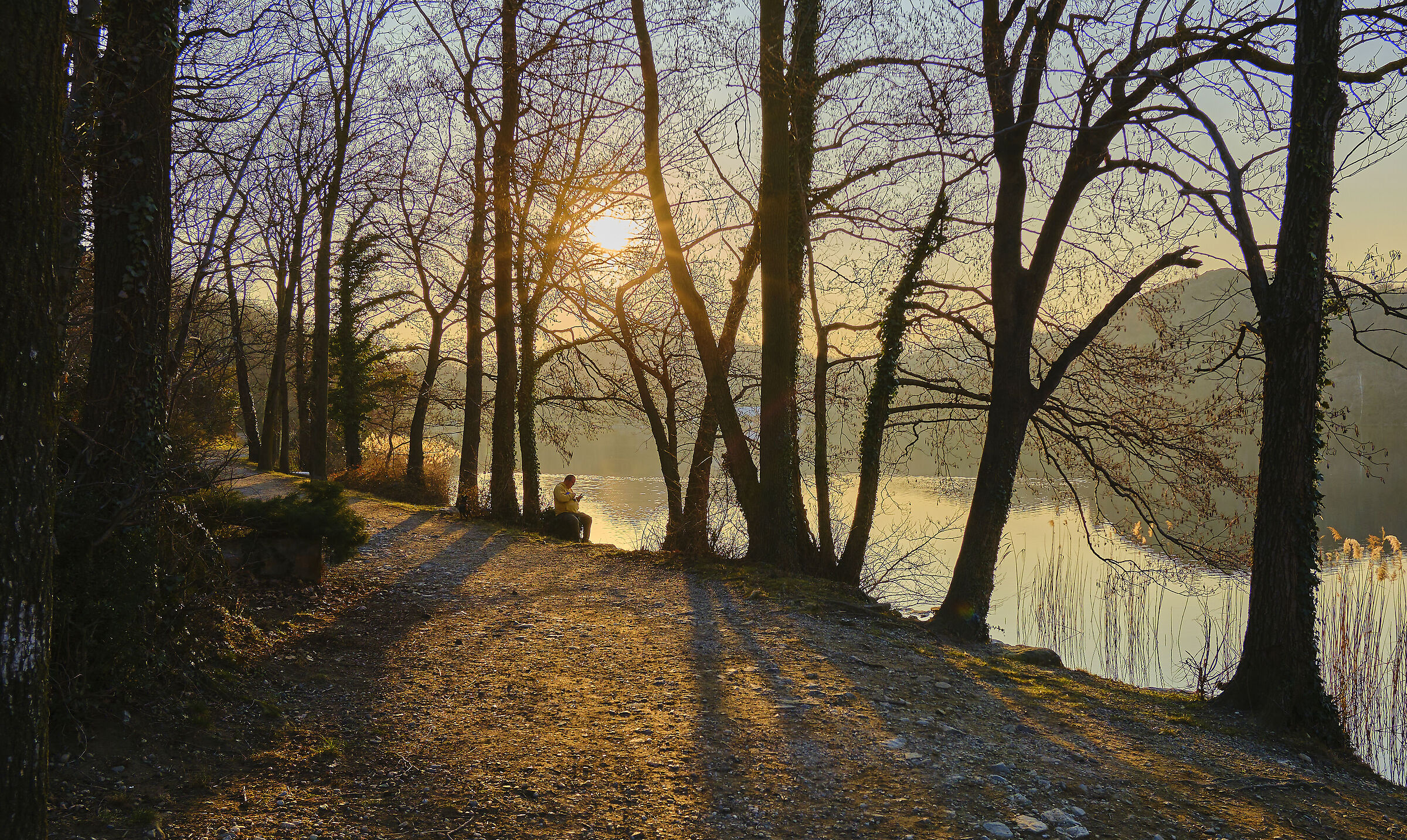 Last thoughts of the day on the lake