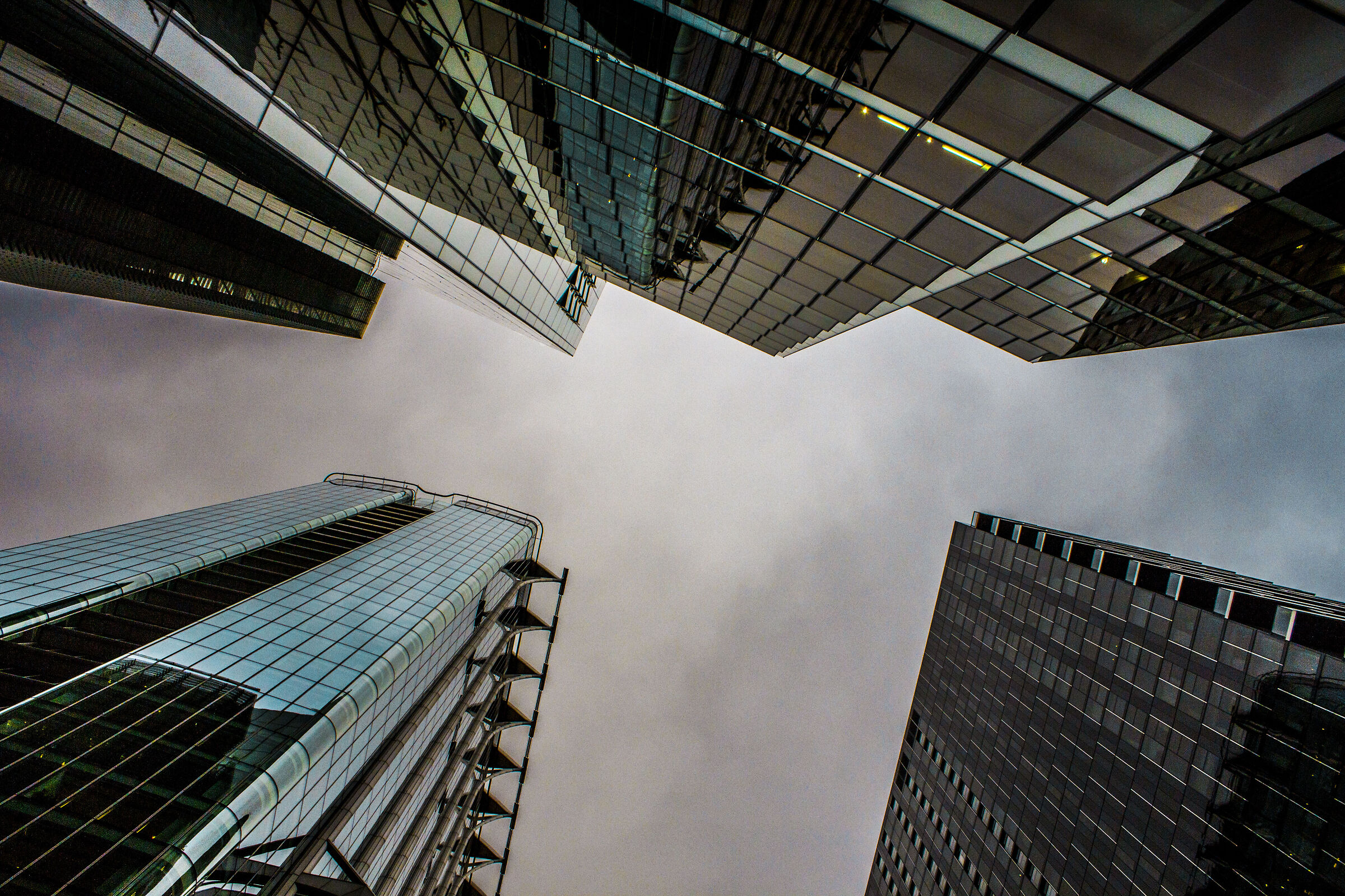 London City Nose up