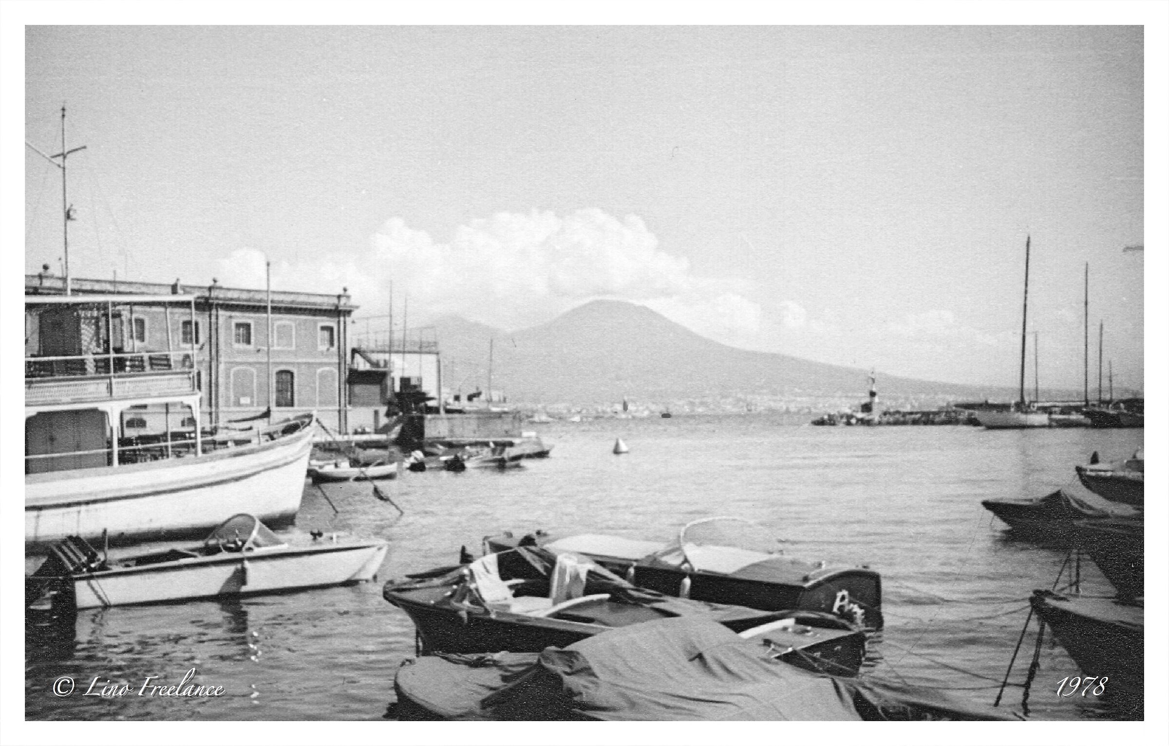 Marina Militare Via Acton - Napoli -