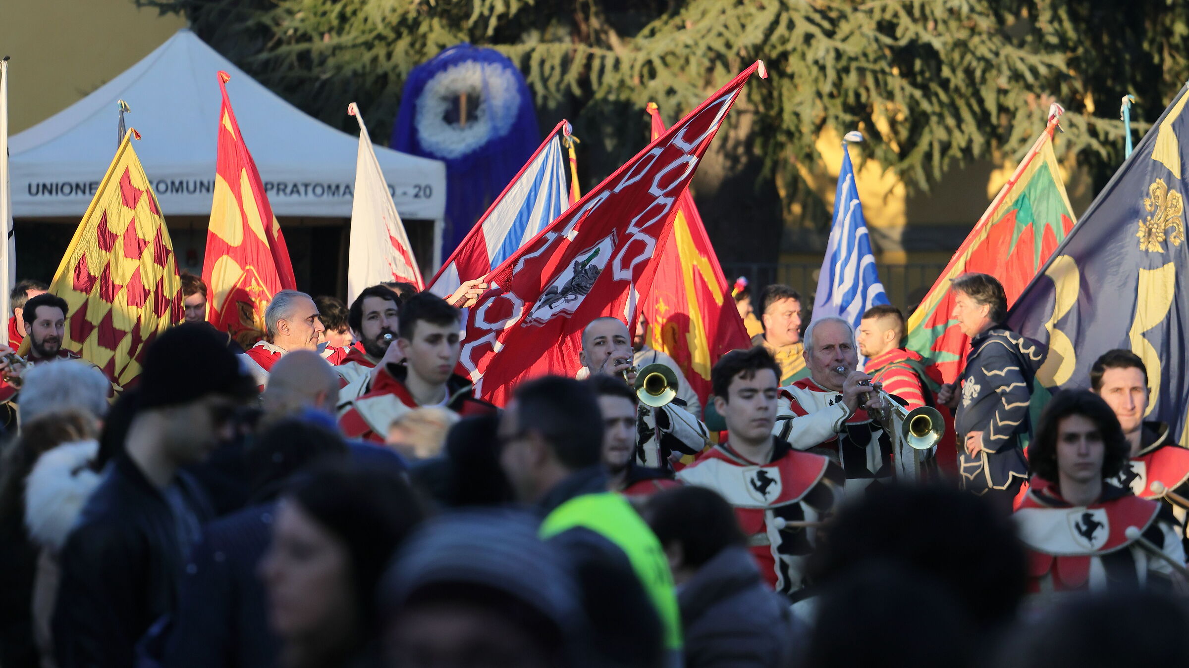 Sbandieratori al Carnevale dei figli di Bocco