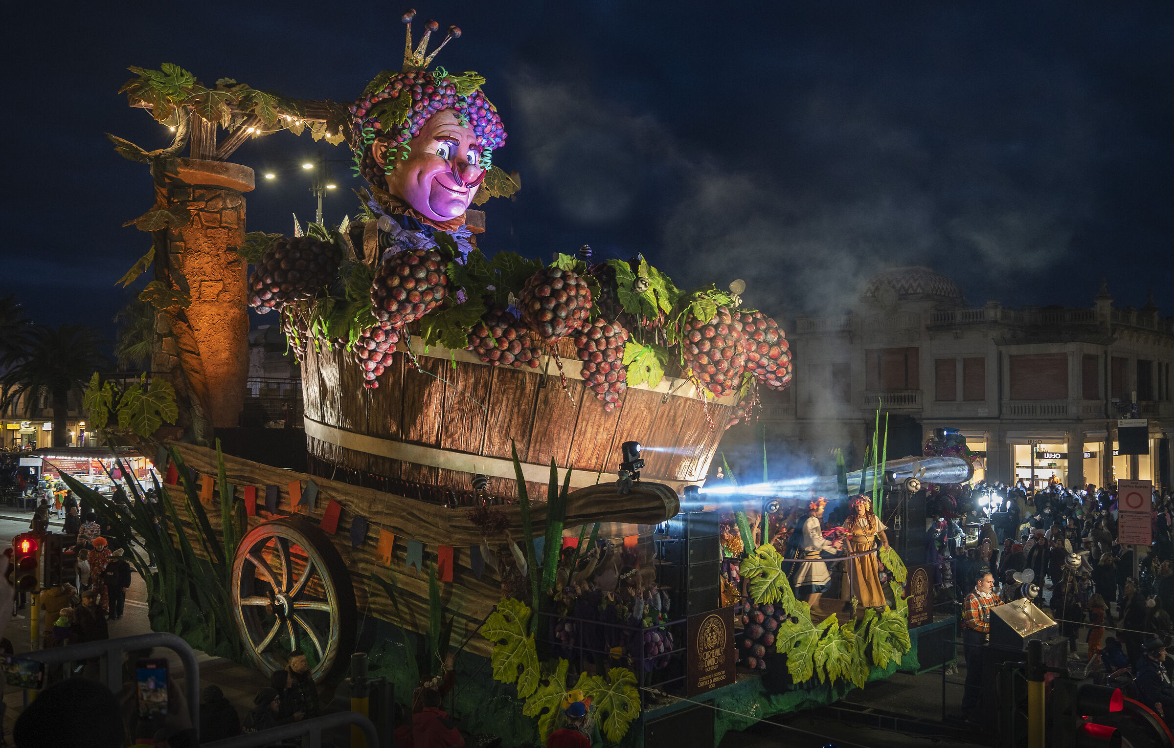 Il carro del Gaz al carnevale di Viareggio 2023