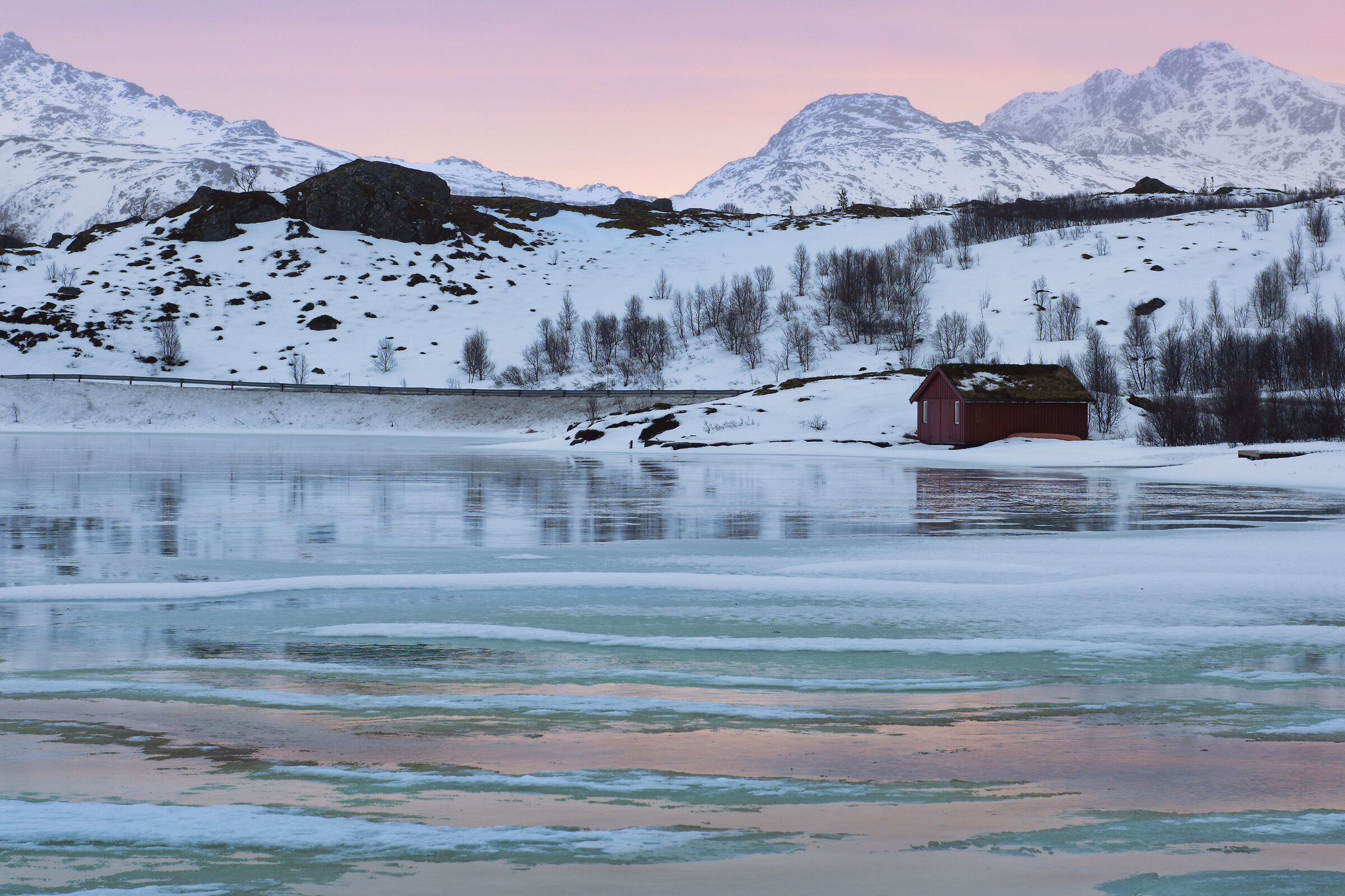 The cottage by the lake