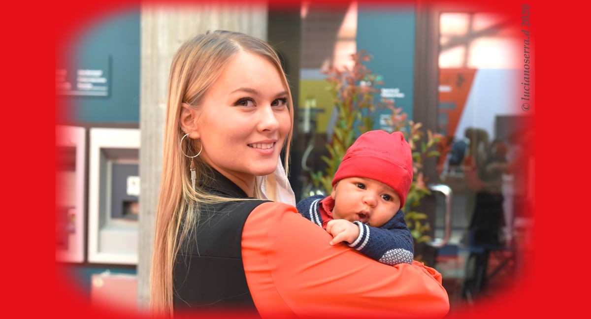 Maria Vittoria "Vicky" Ferrari con il piccolo Ricc...