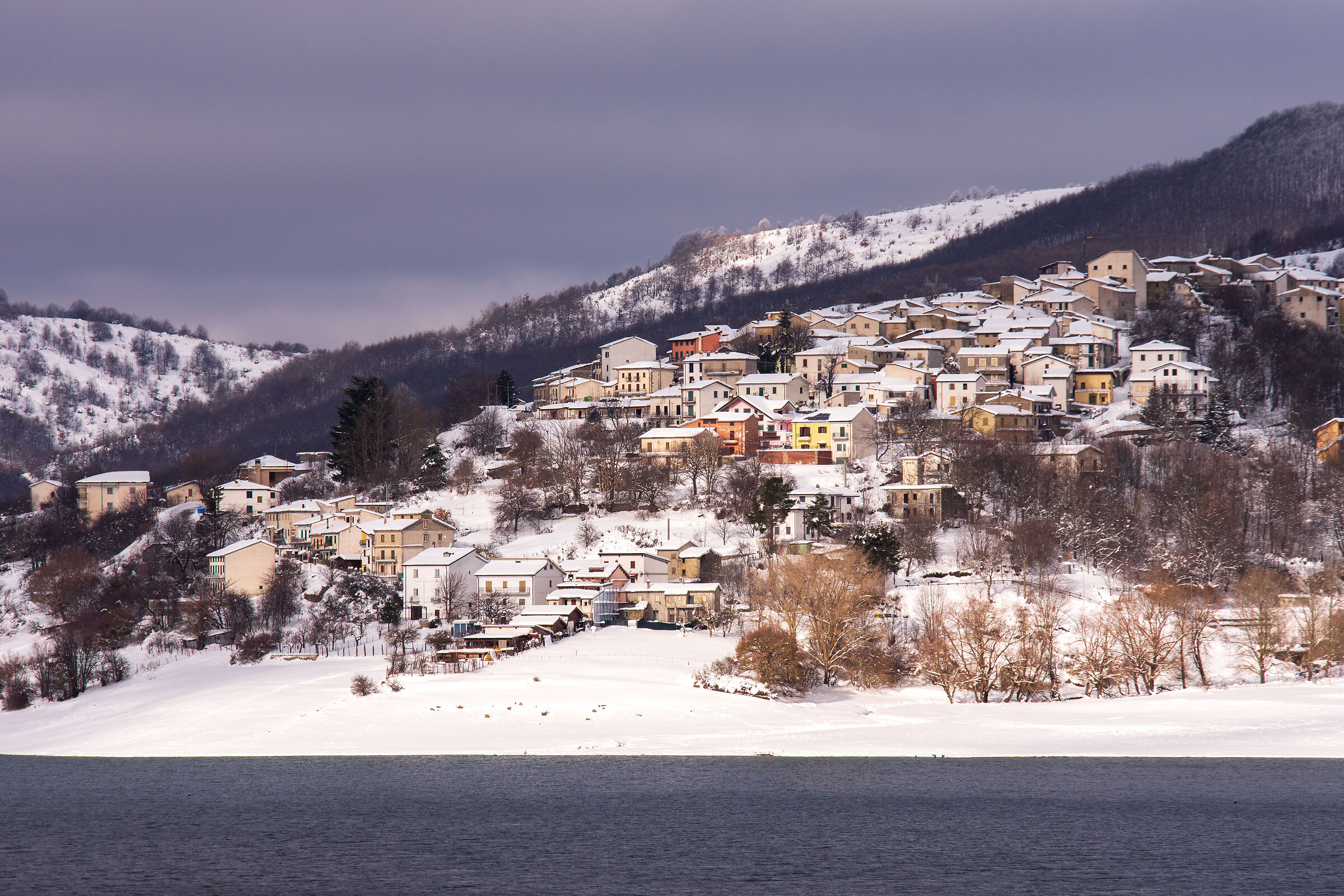 The nativity scene on the lake