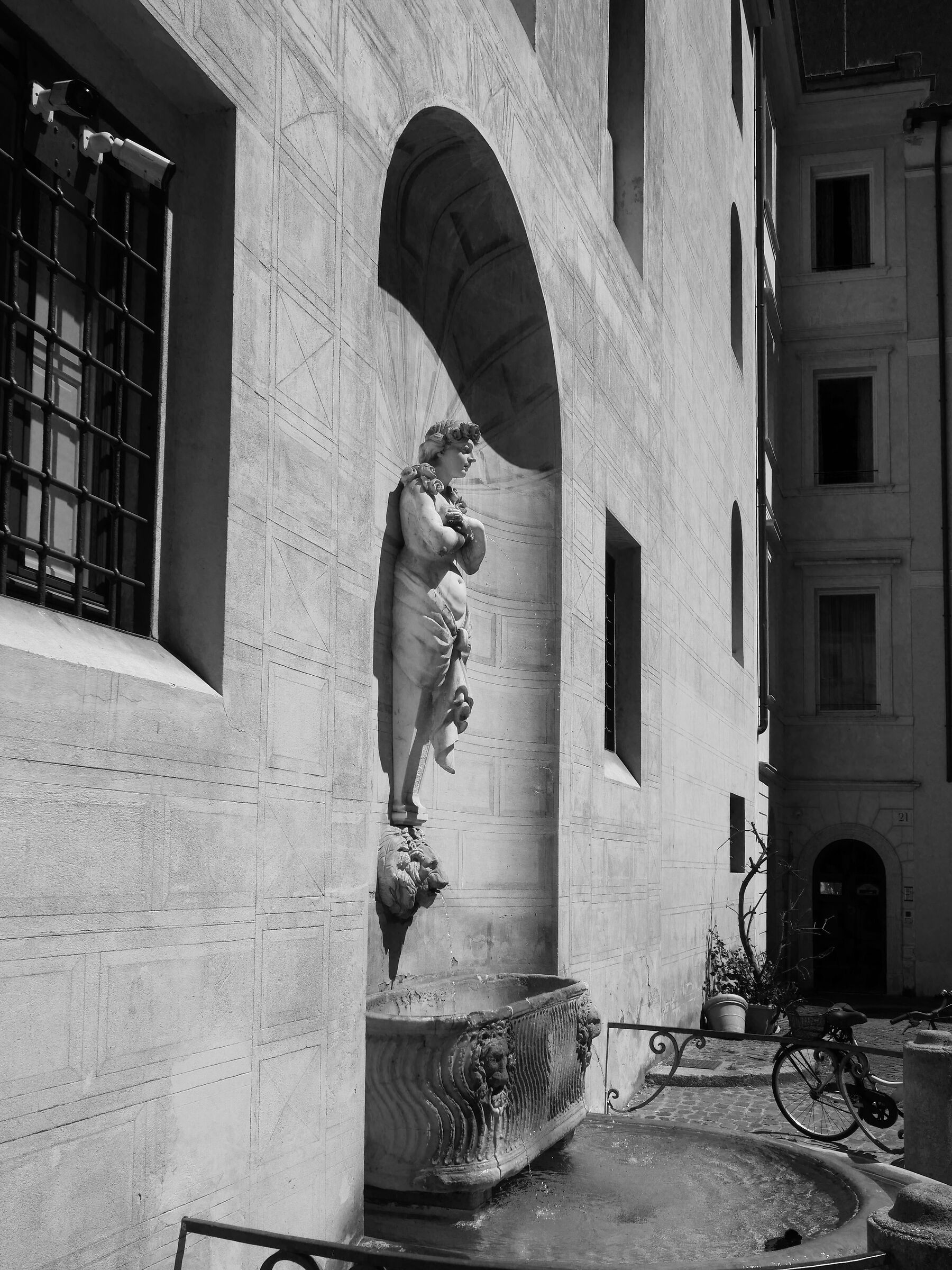 Capo di Ferro Square