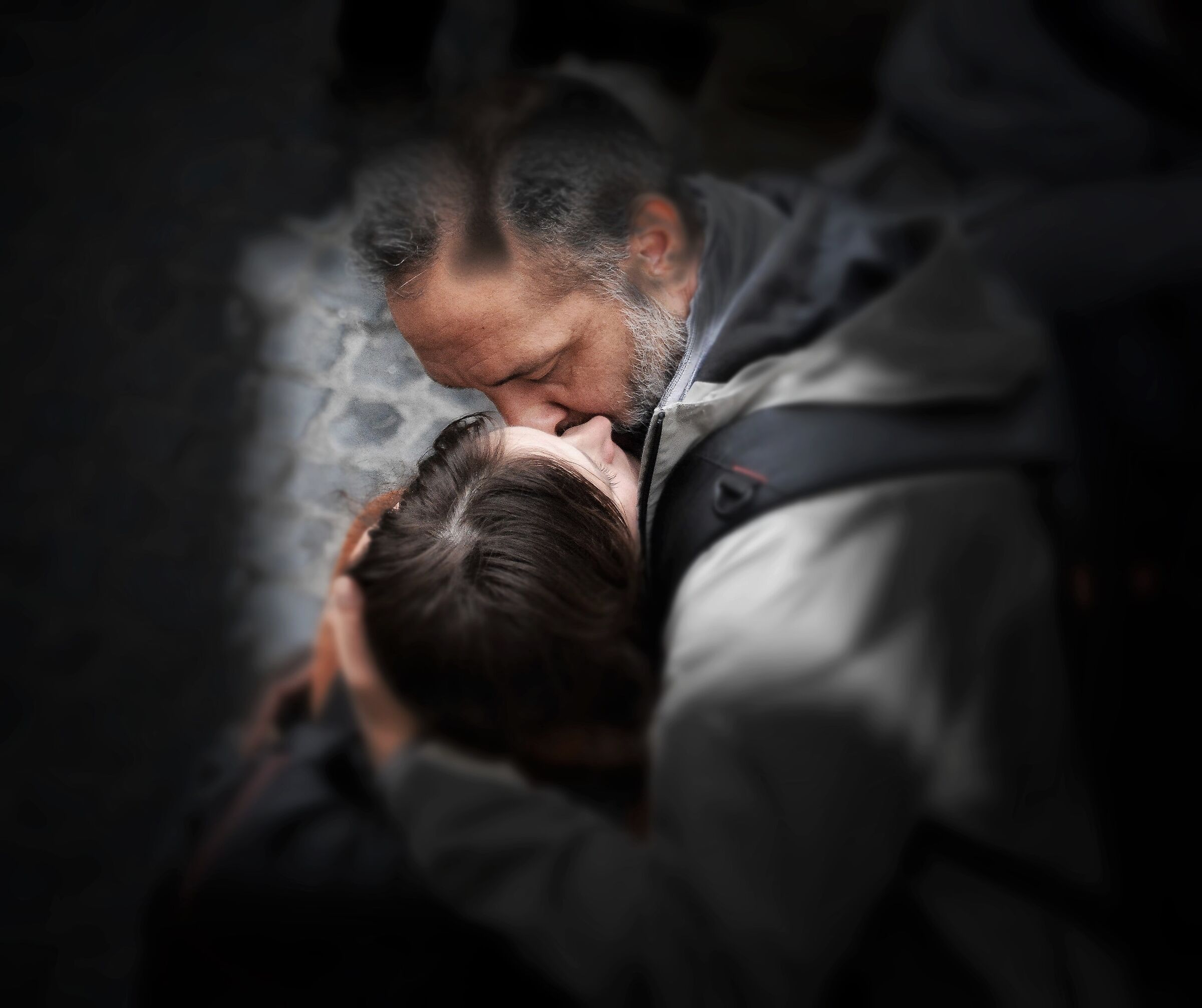 Soli in mezzo alla folla