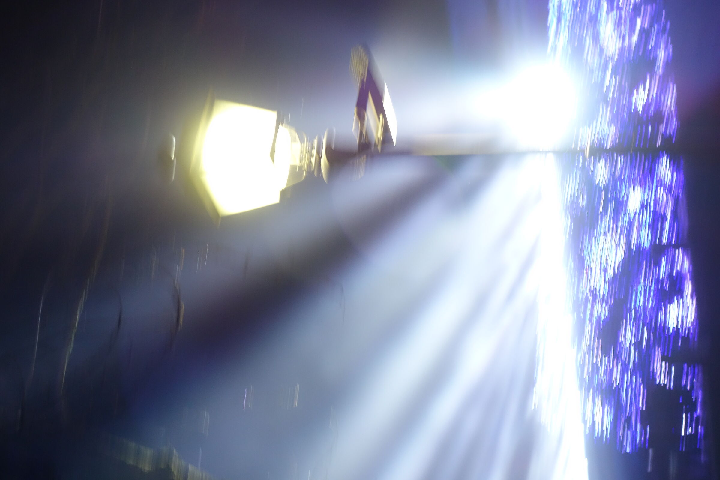 Light's life - Lampione e laser