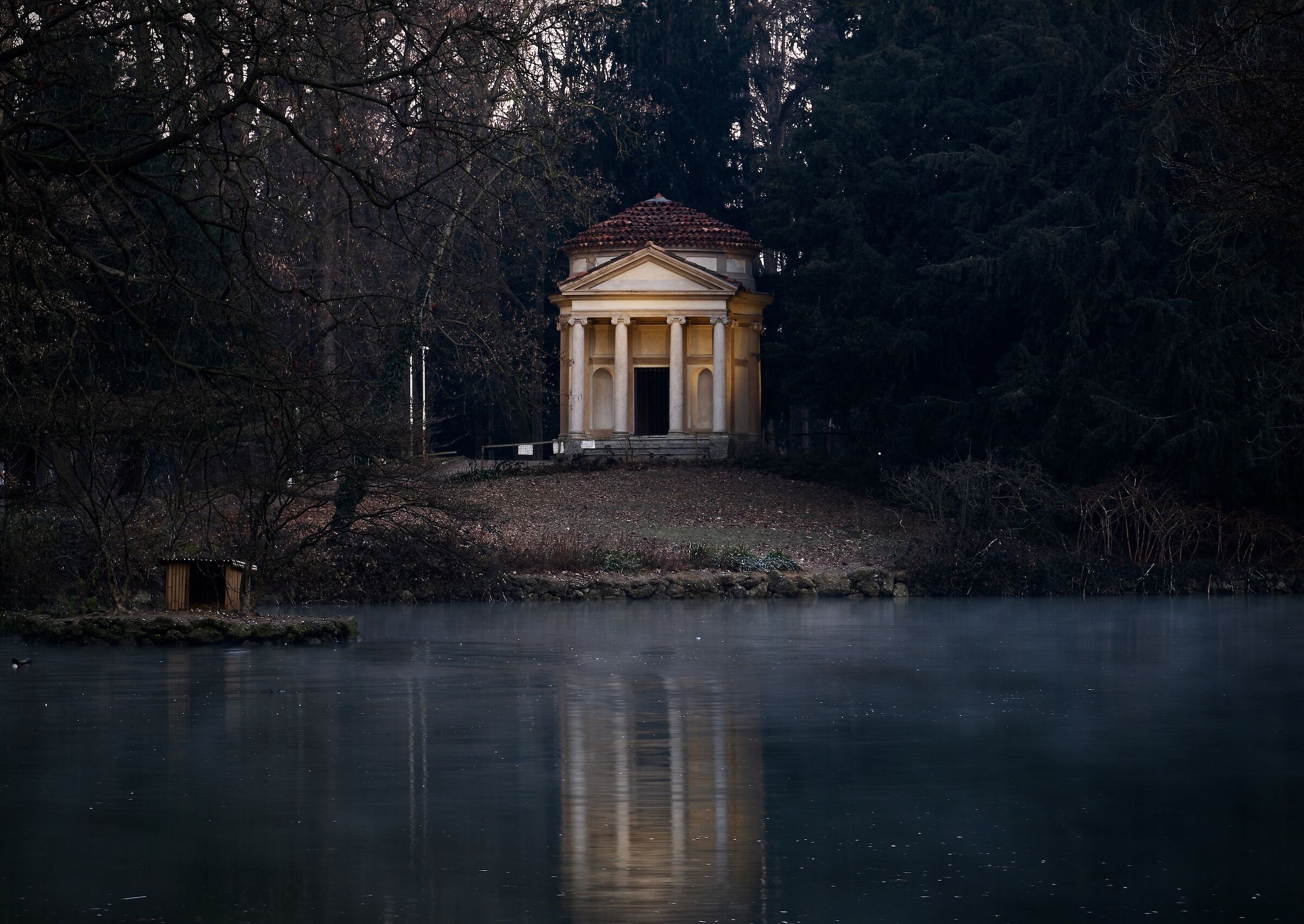 Laghetto parco di Monza all'alba