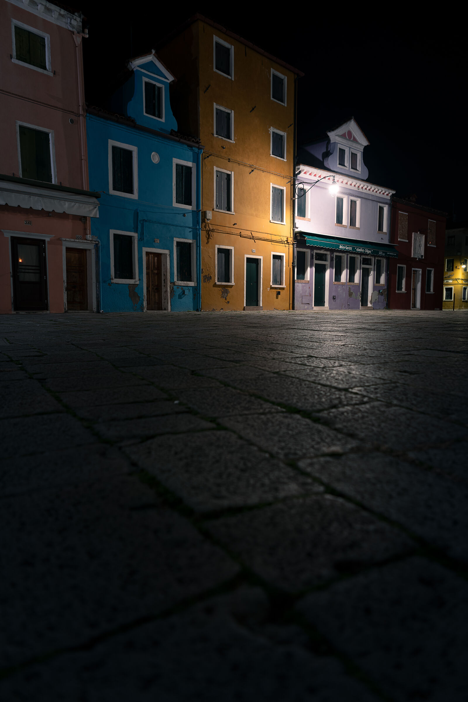 "Cala la notte a Burano"