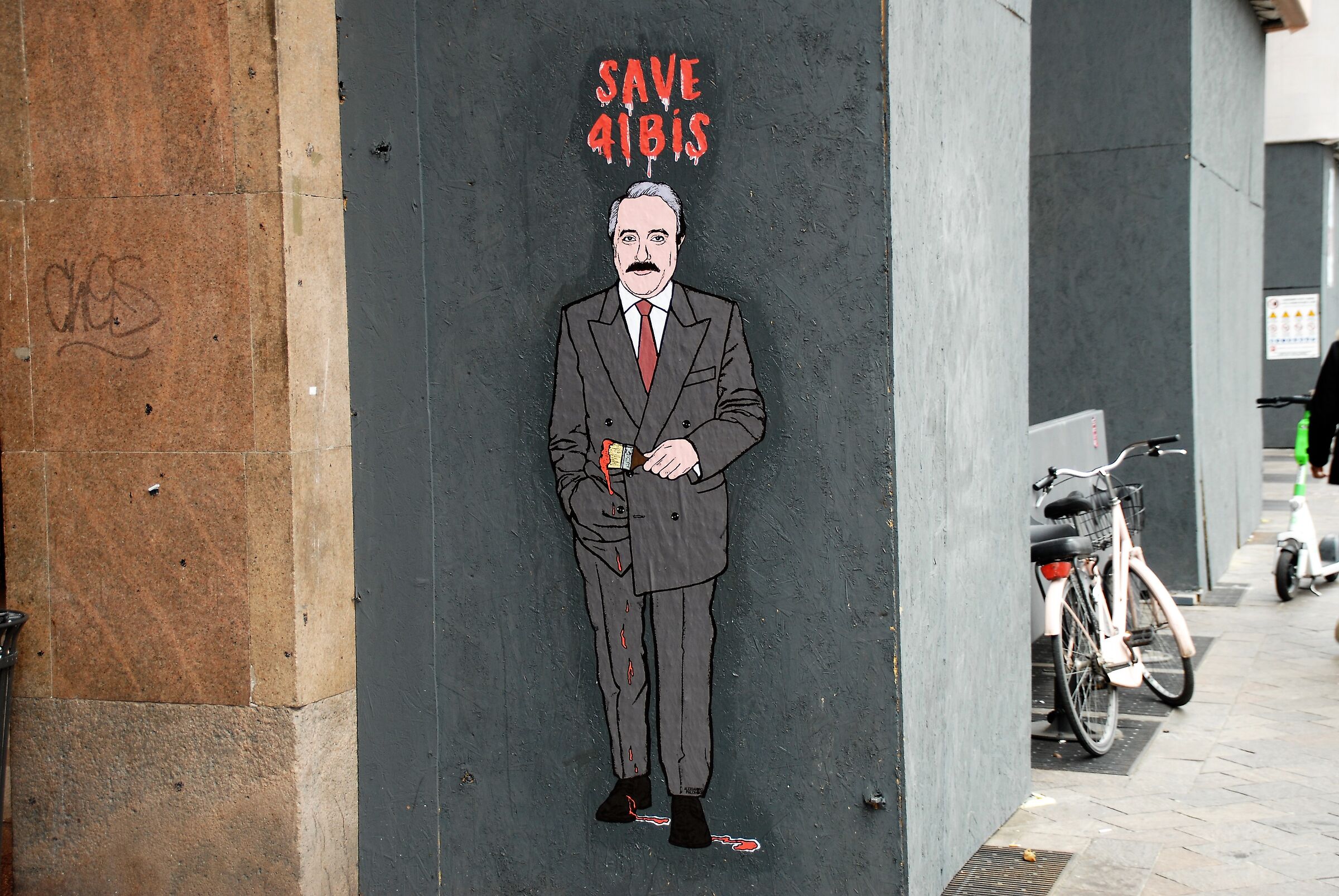 Uno dei pochi murales che lancia un messaggio.