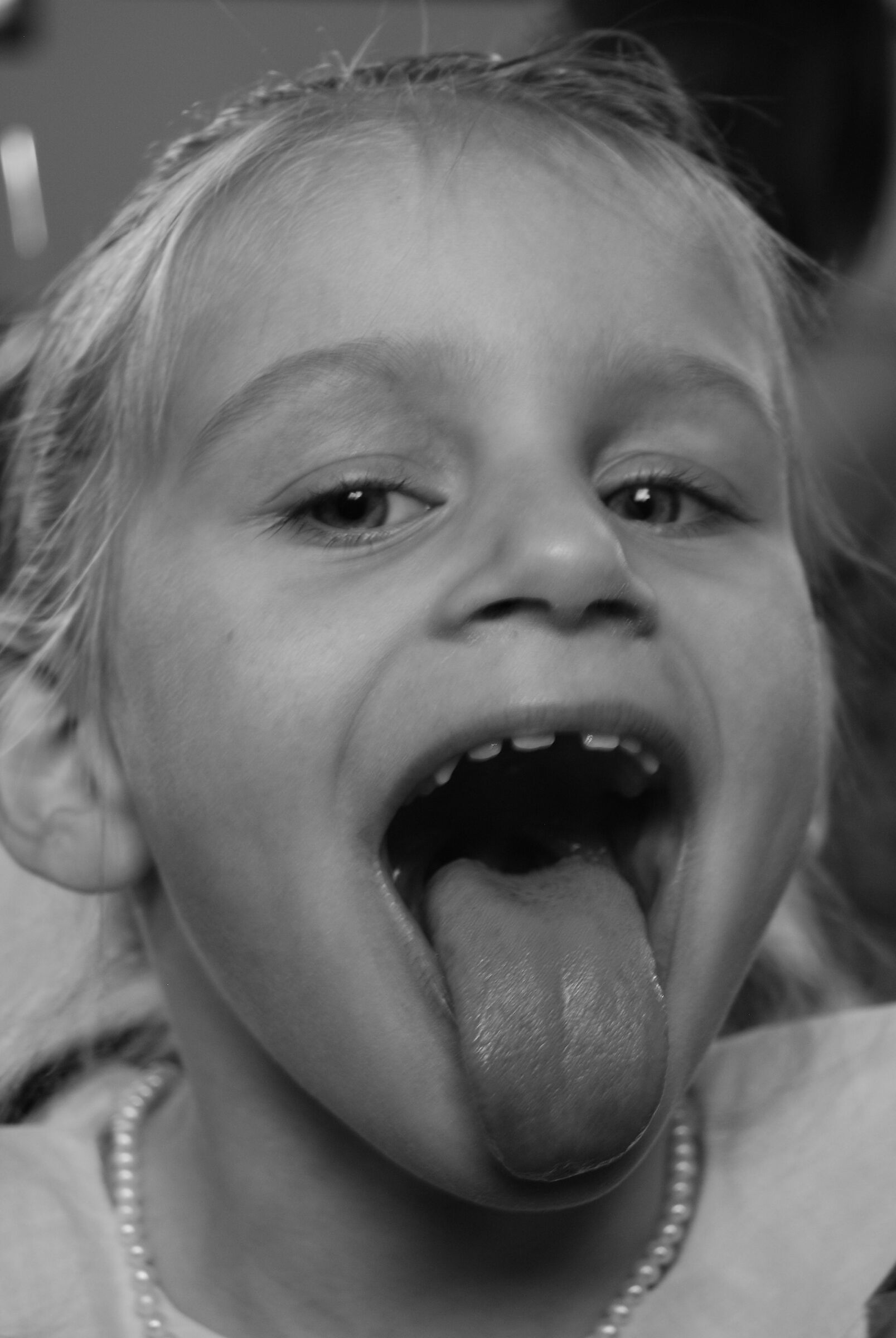 but what a beautiful tongue ....
