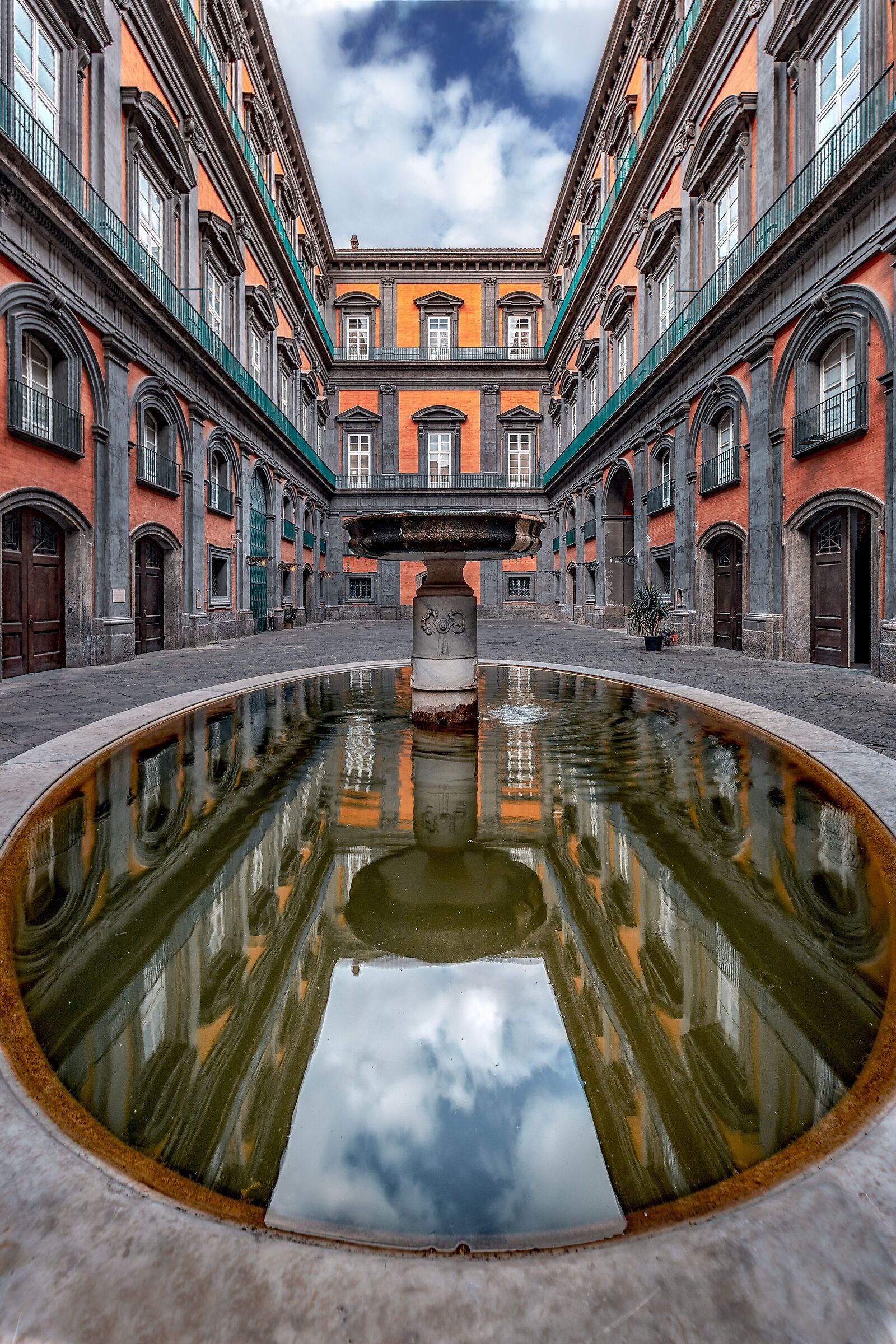 Geometrie riflesse (palazzo reale di Napoli)