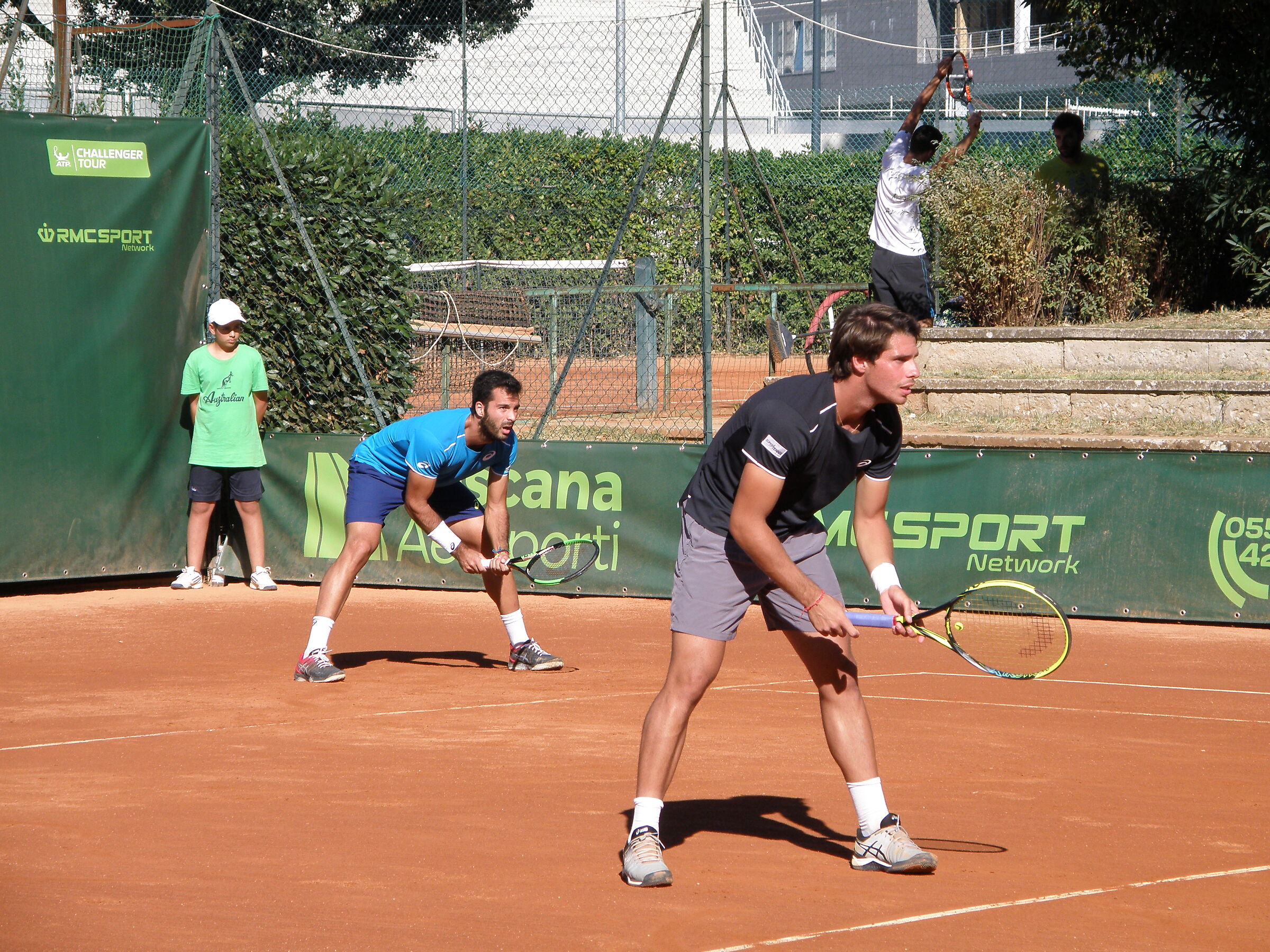 uno dei tre dovrebbe riuscire a rispondere