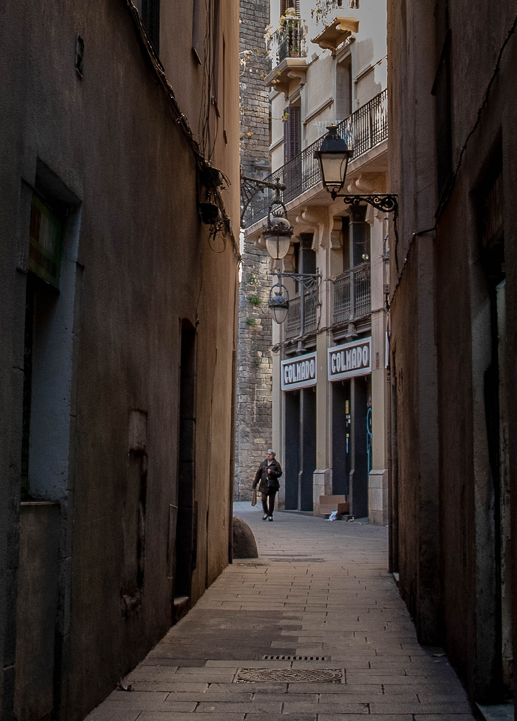 Alley 8