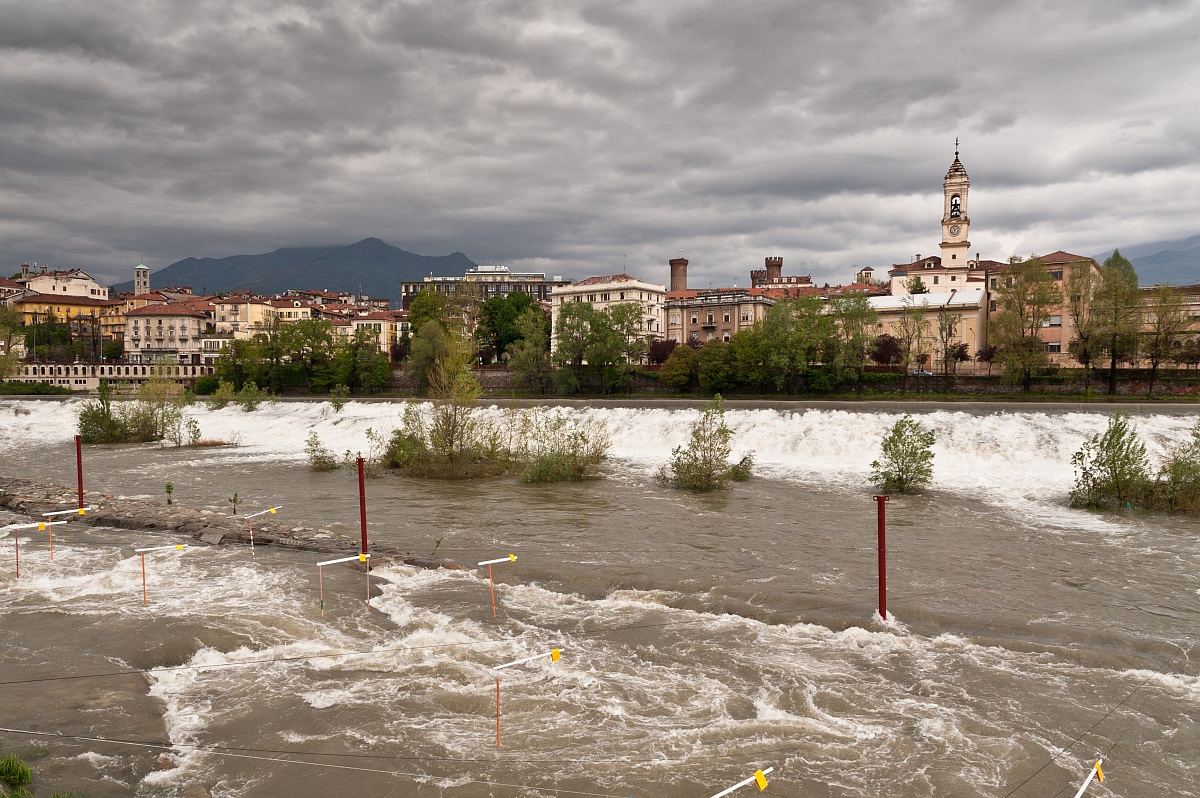 Ivrea - piena della Dora..