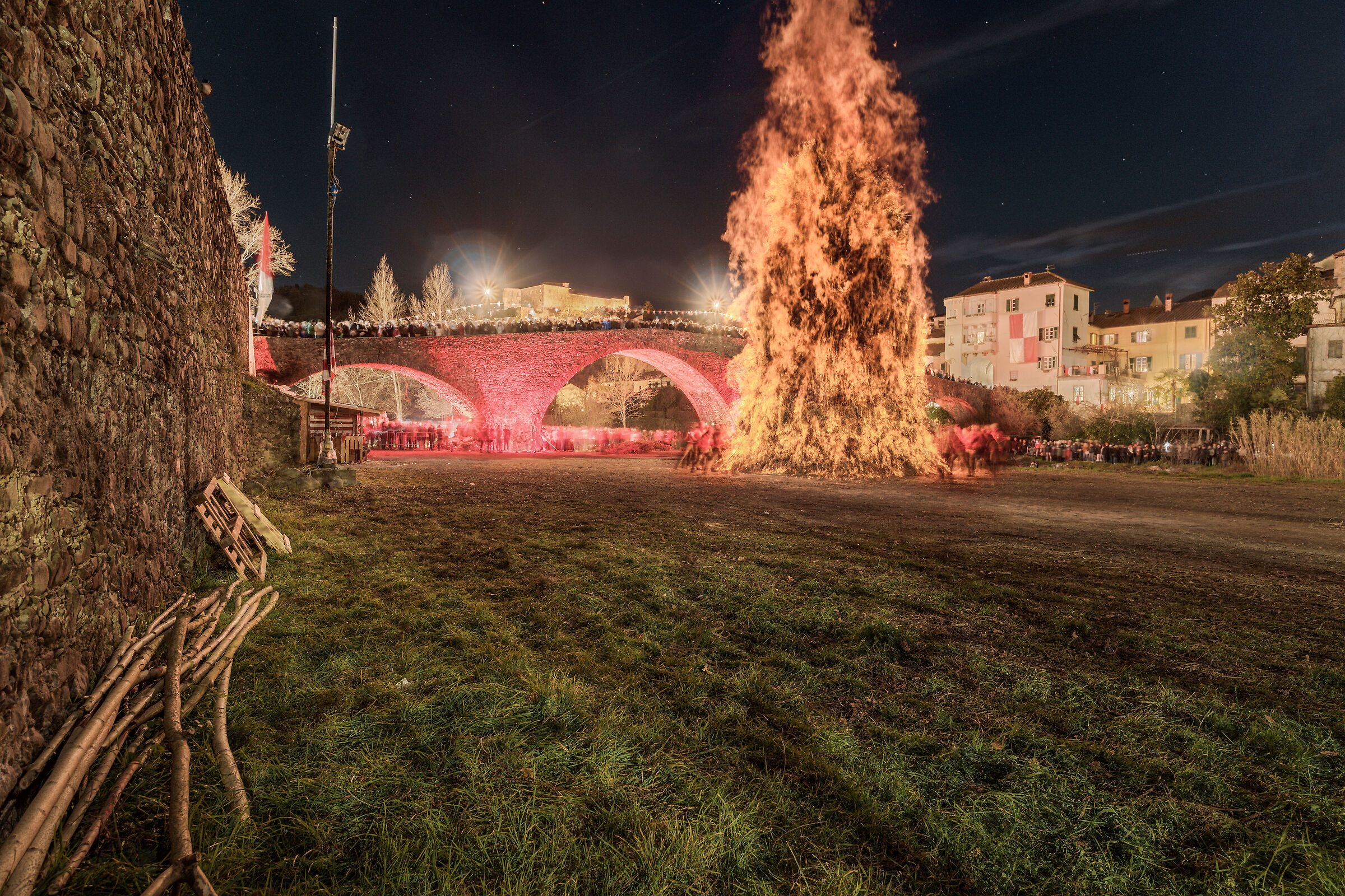 Pontremoli - Bonfire of the reds