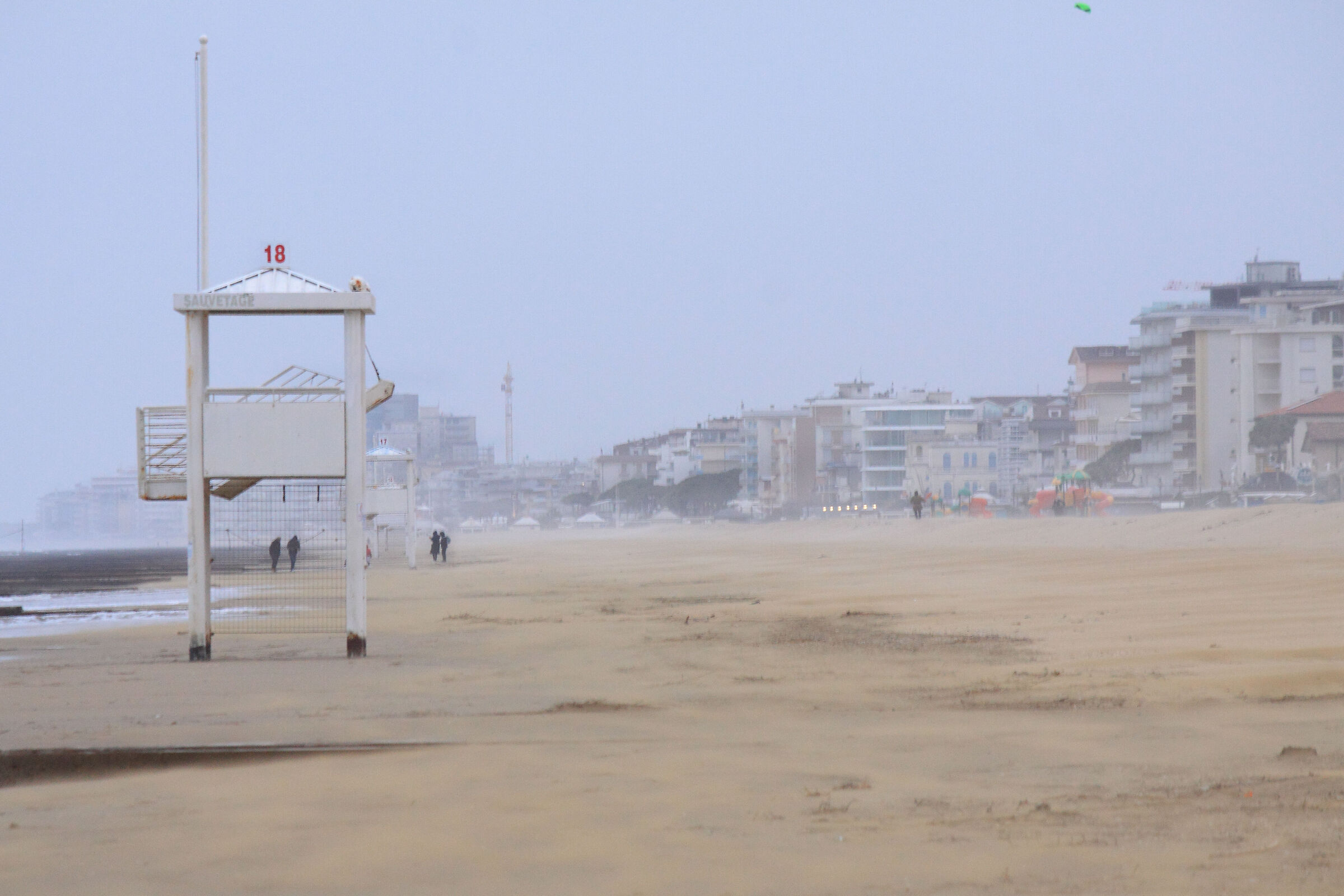 Wind on the beach II