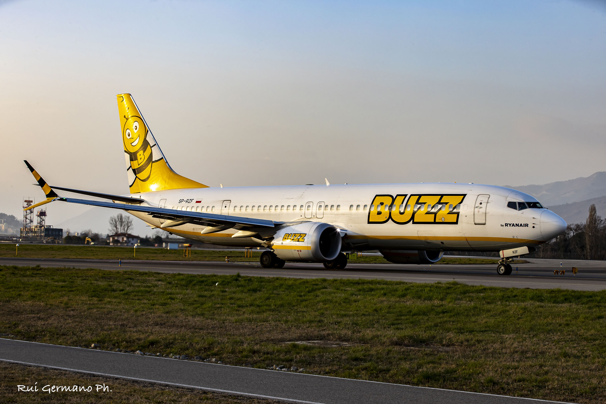 Boeing 737 MAX 8-200, Airport Orio al Serio BGY