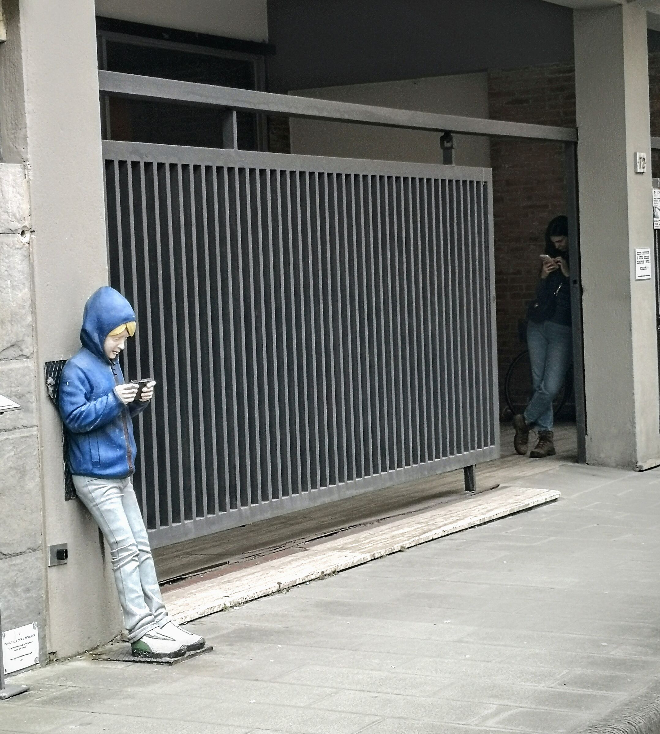 ... Se telefonando...