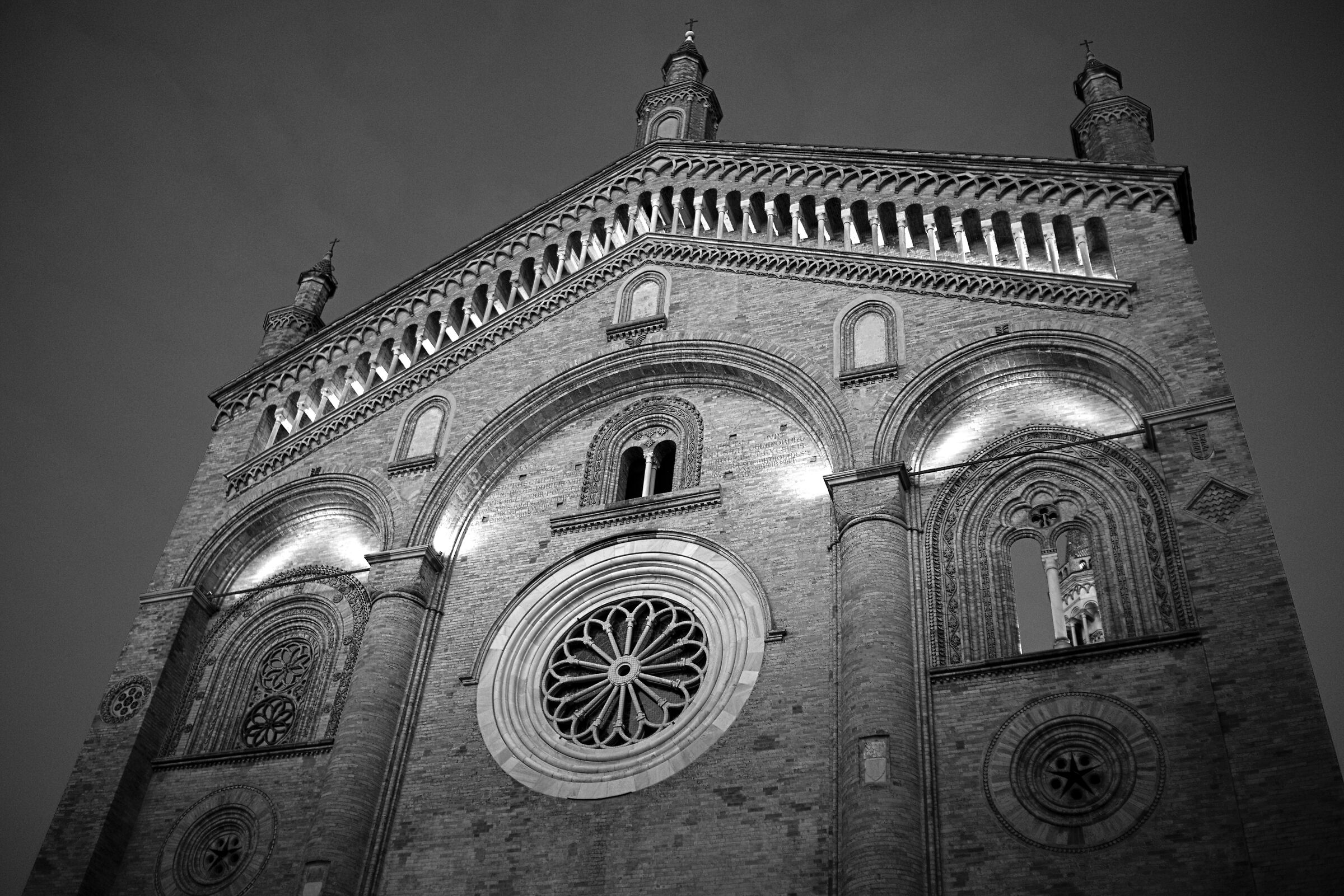 Crema - Duomo now blue B/W