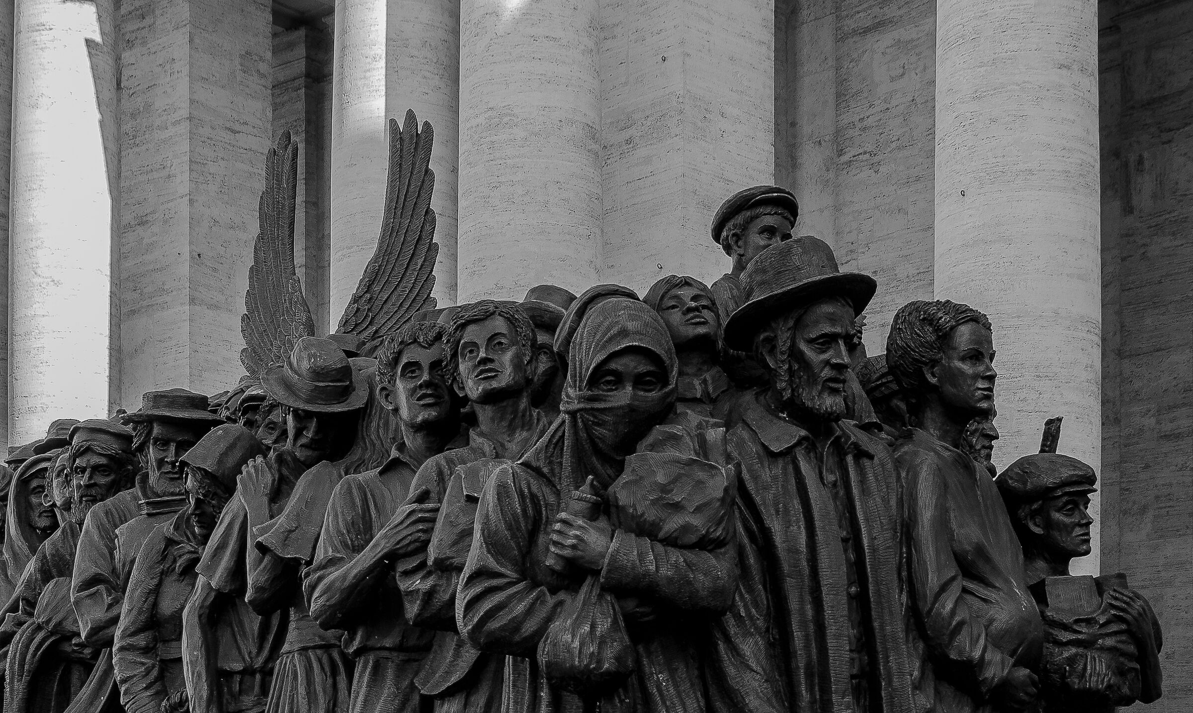 Monument to migrants