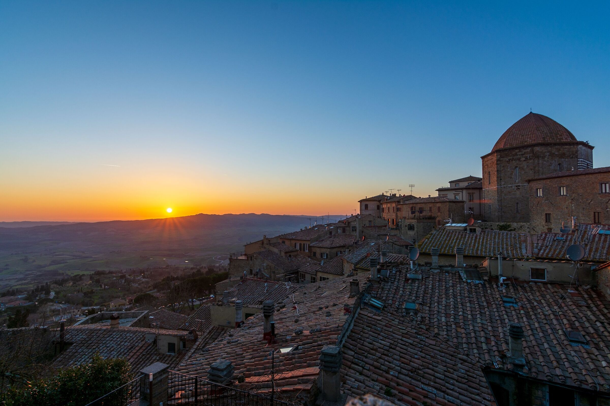 Volterra al tramonto