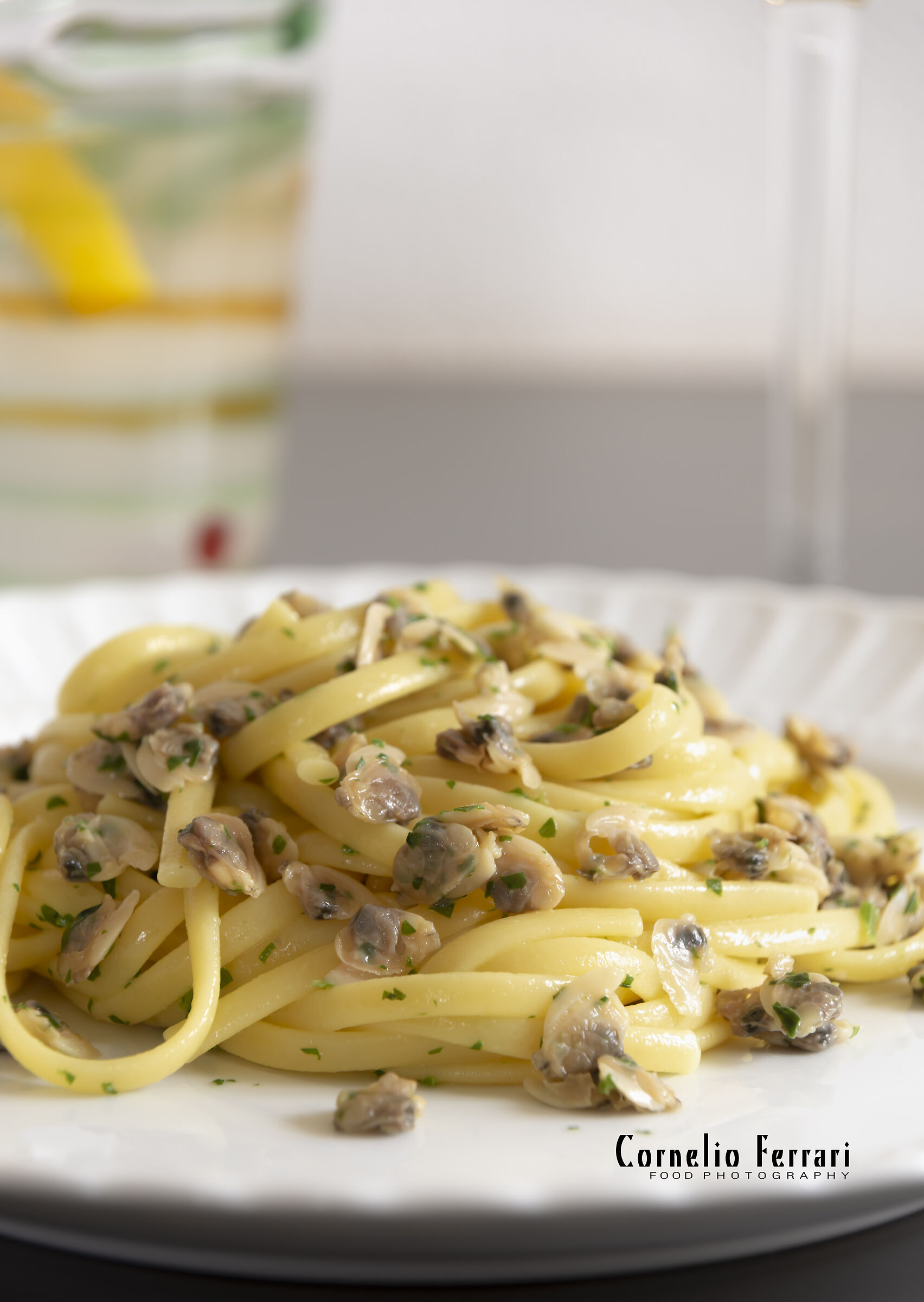 pasta lunga alle vongole sgusciate
