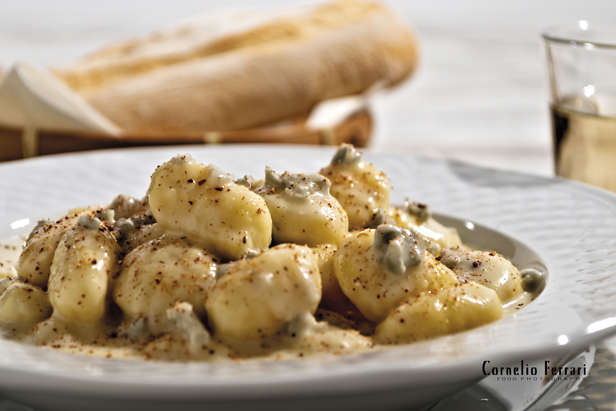 gnocchi di patate al formaggio gorgonzola e noce moscat