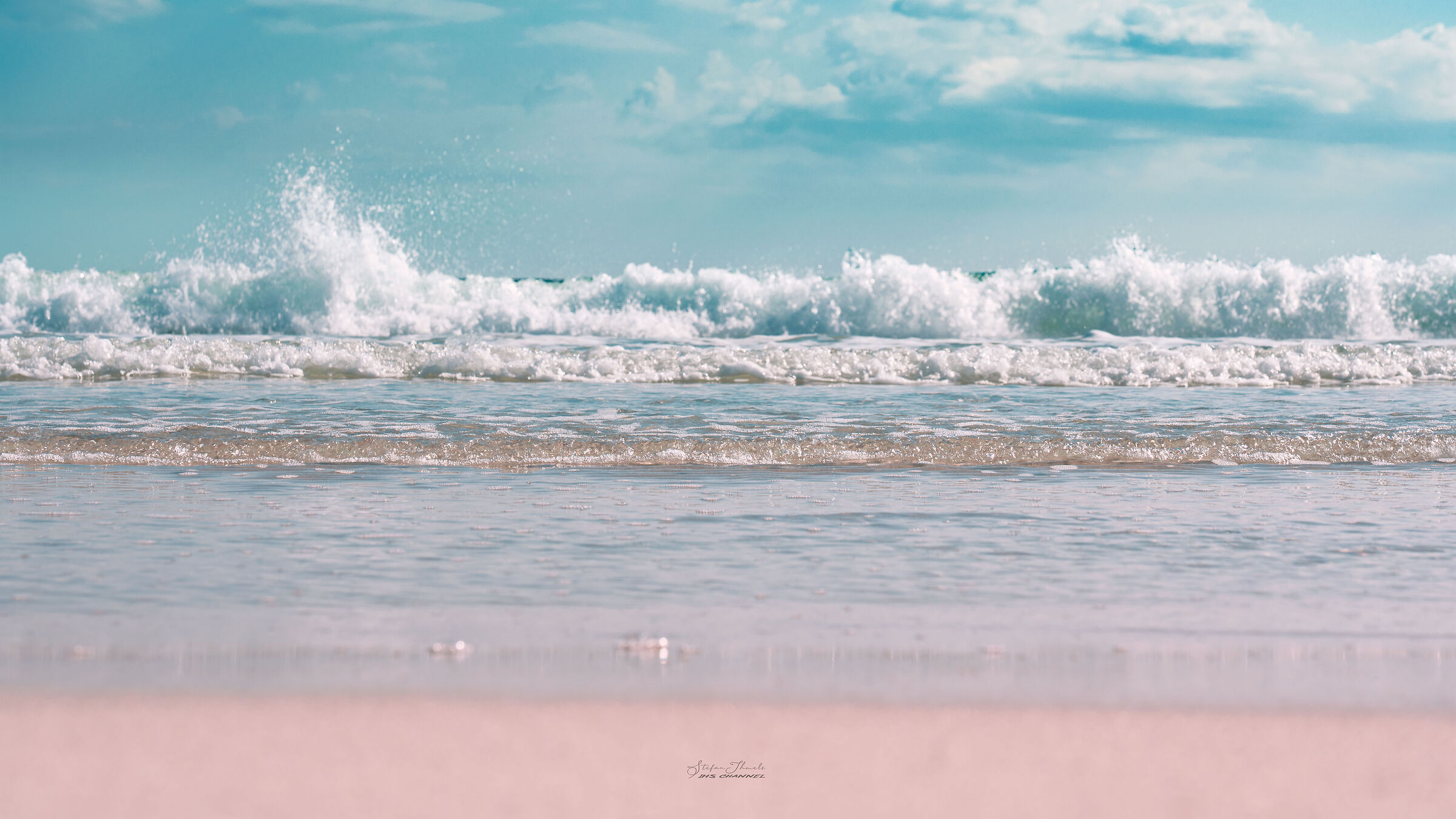 The rough sea of Cala Brandinchi