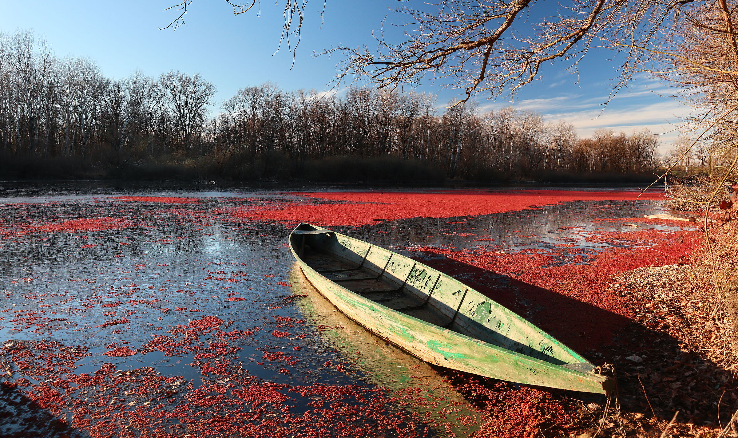 la laguna delle acque rosse