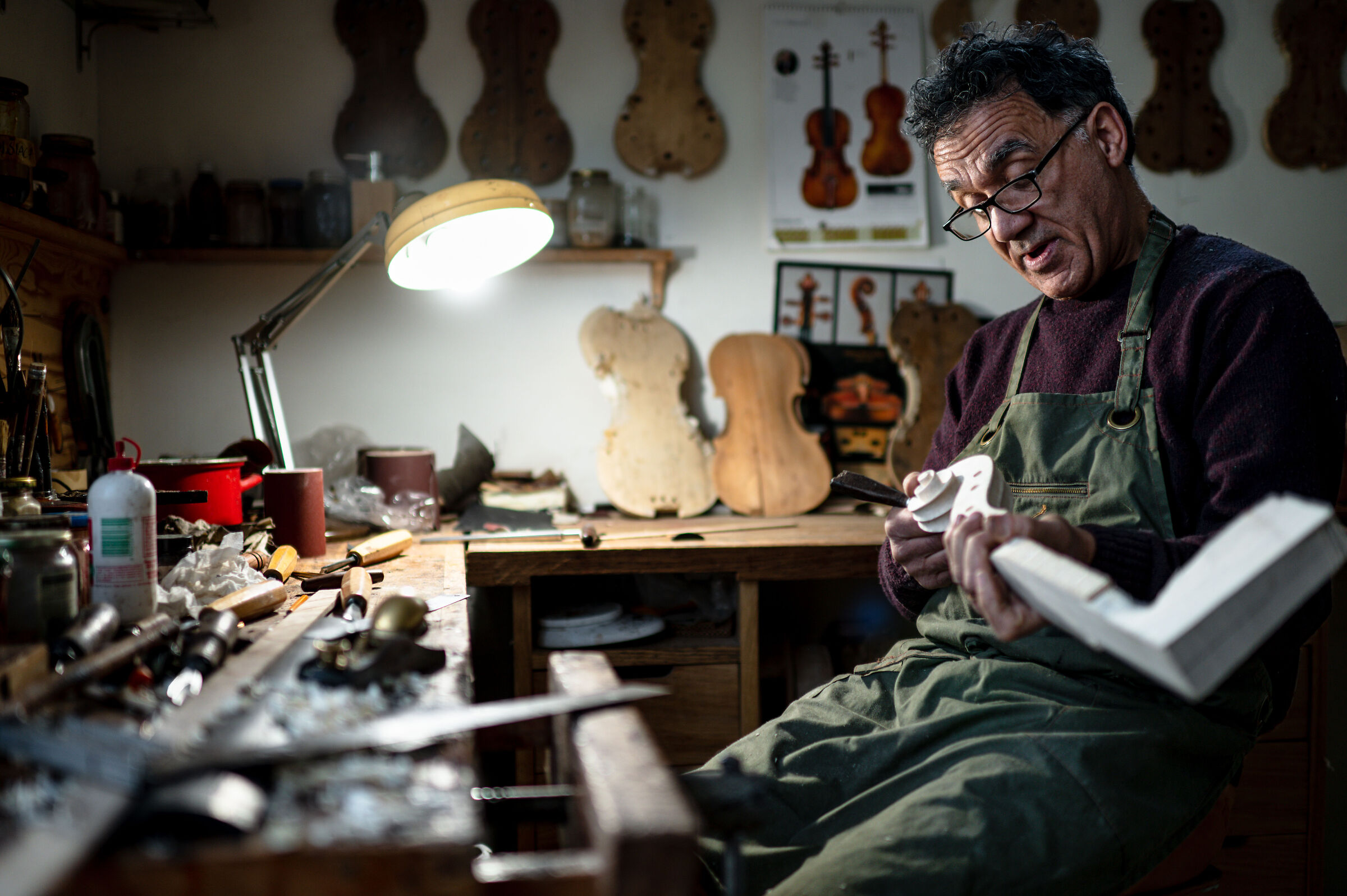 " The luthier and everything around "