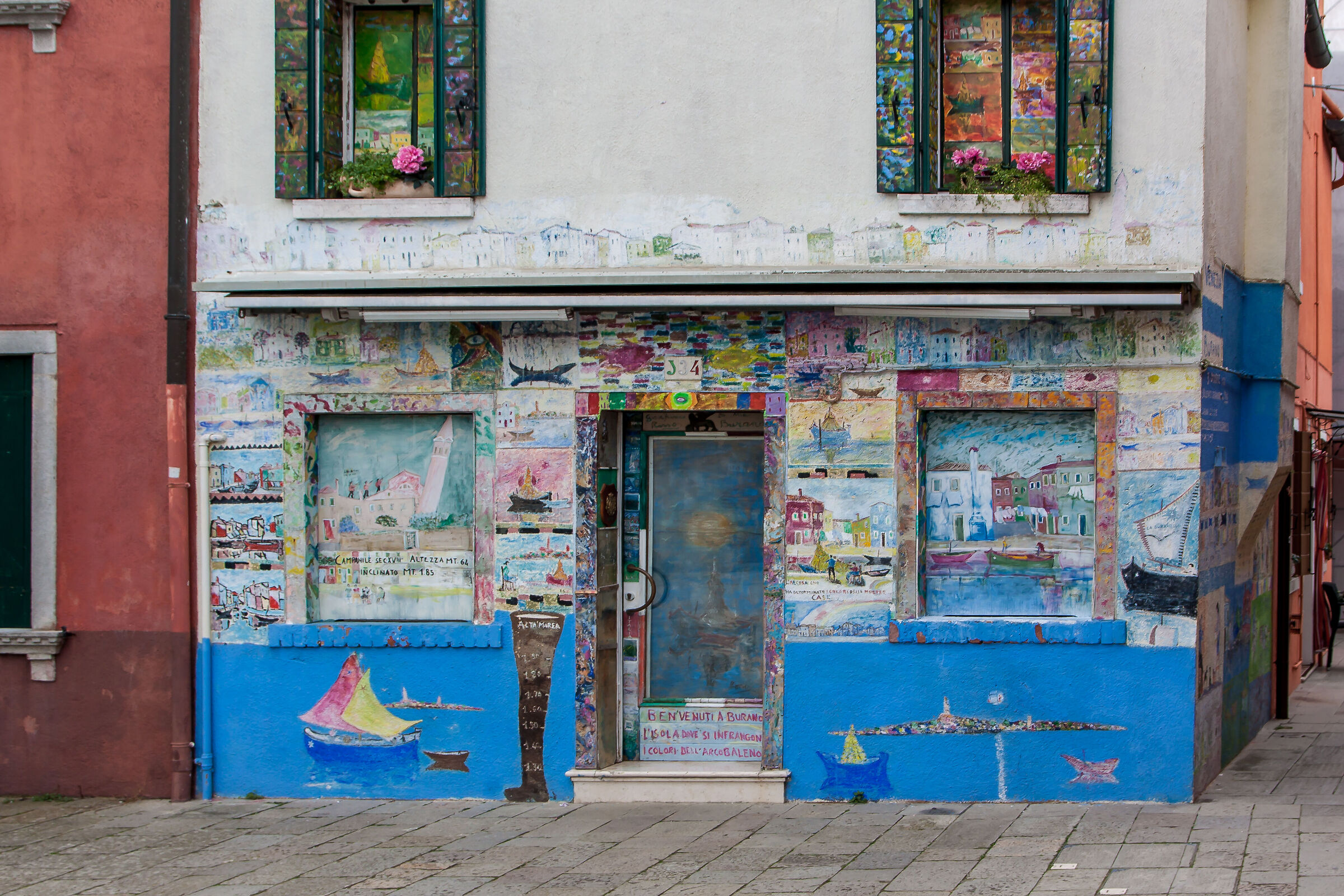 Burano, l'isola dei colori arcobaleno