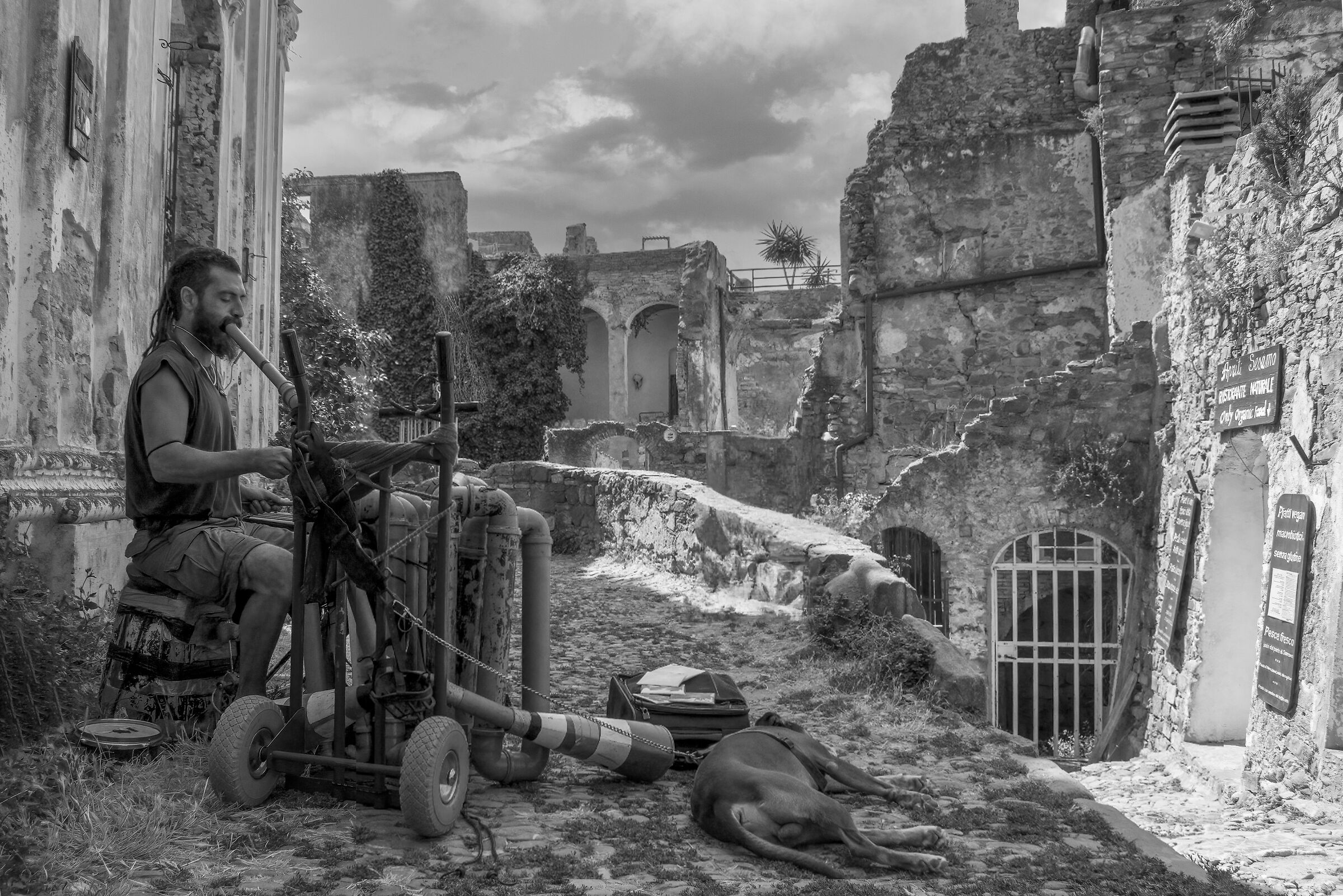 Artisti per strada a Bussana vecchia