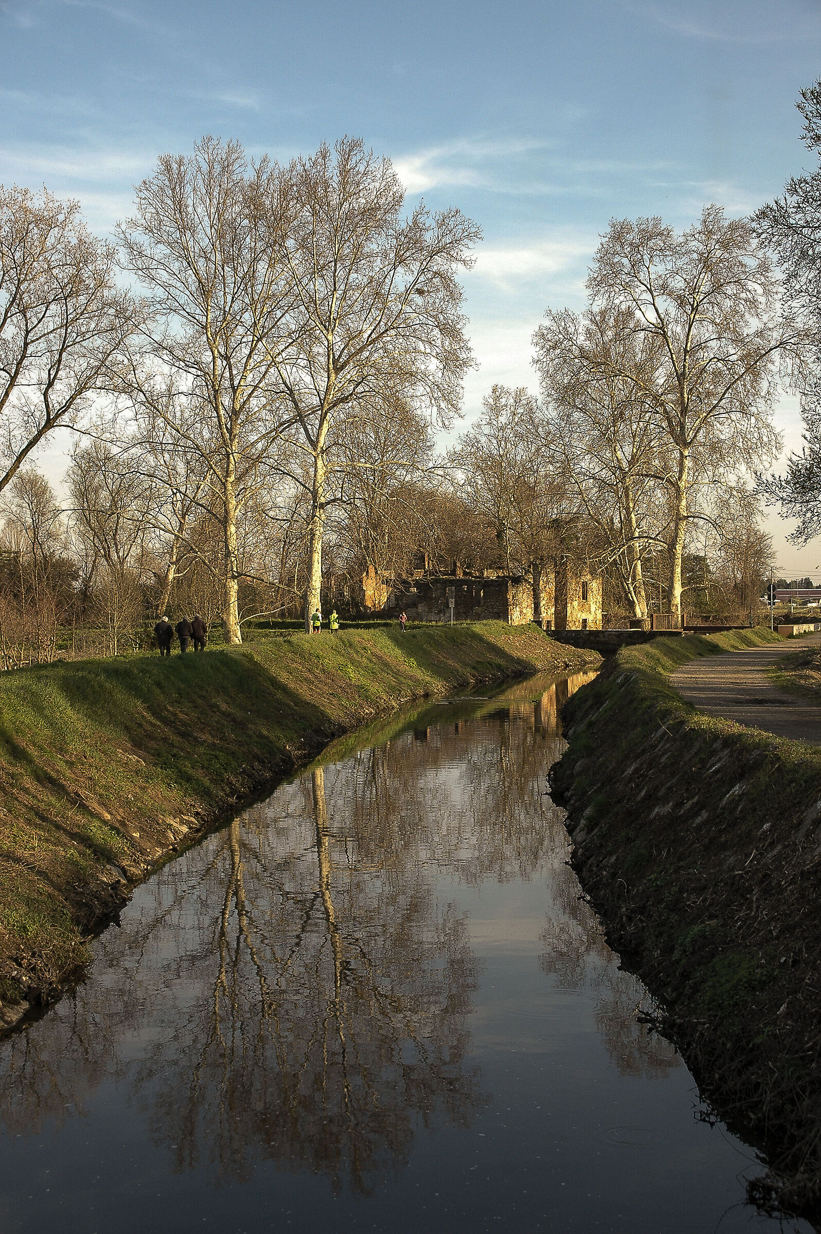 Passeggiando lungo il canale