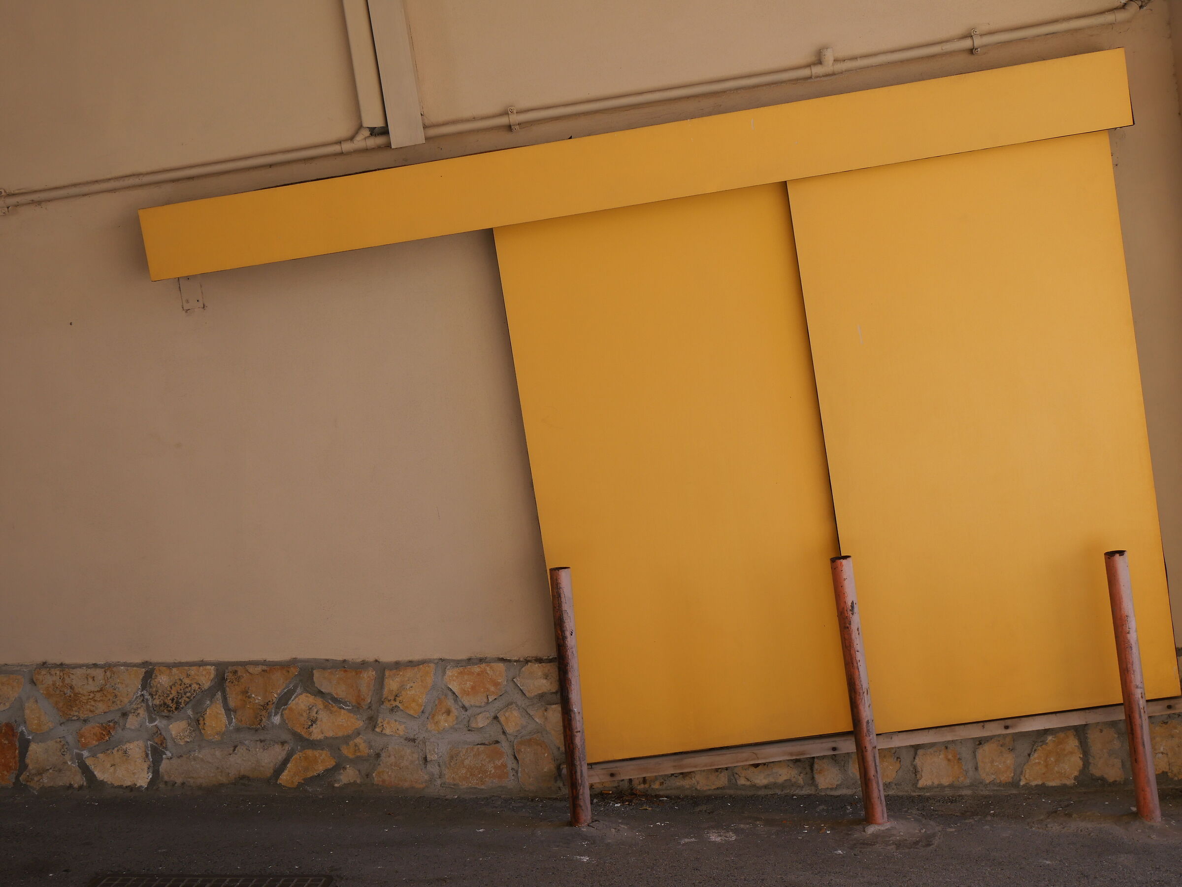 diagonal door