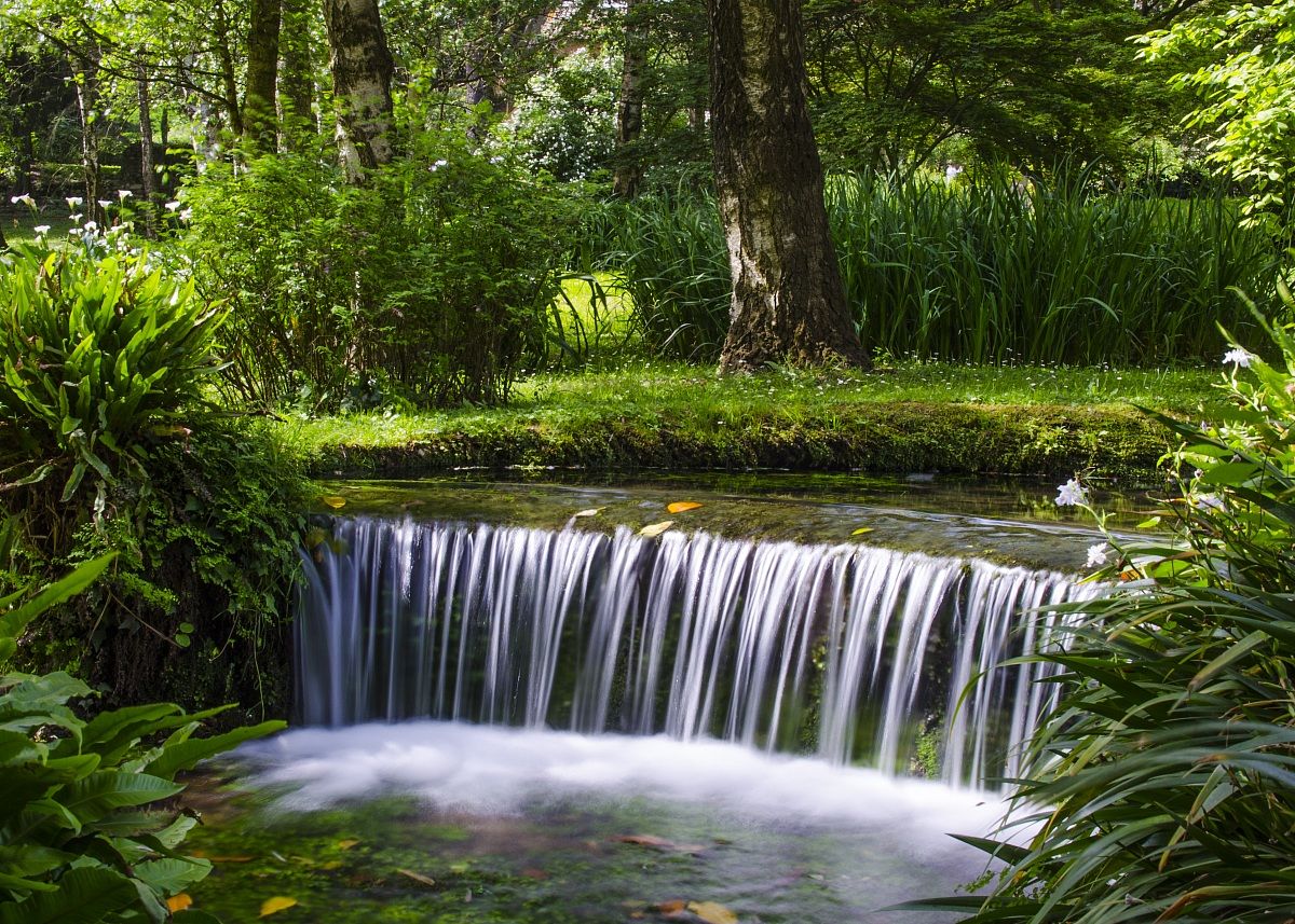 Entry in the gardens