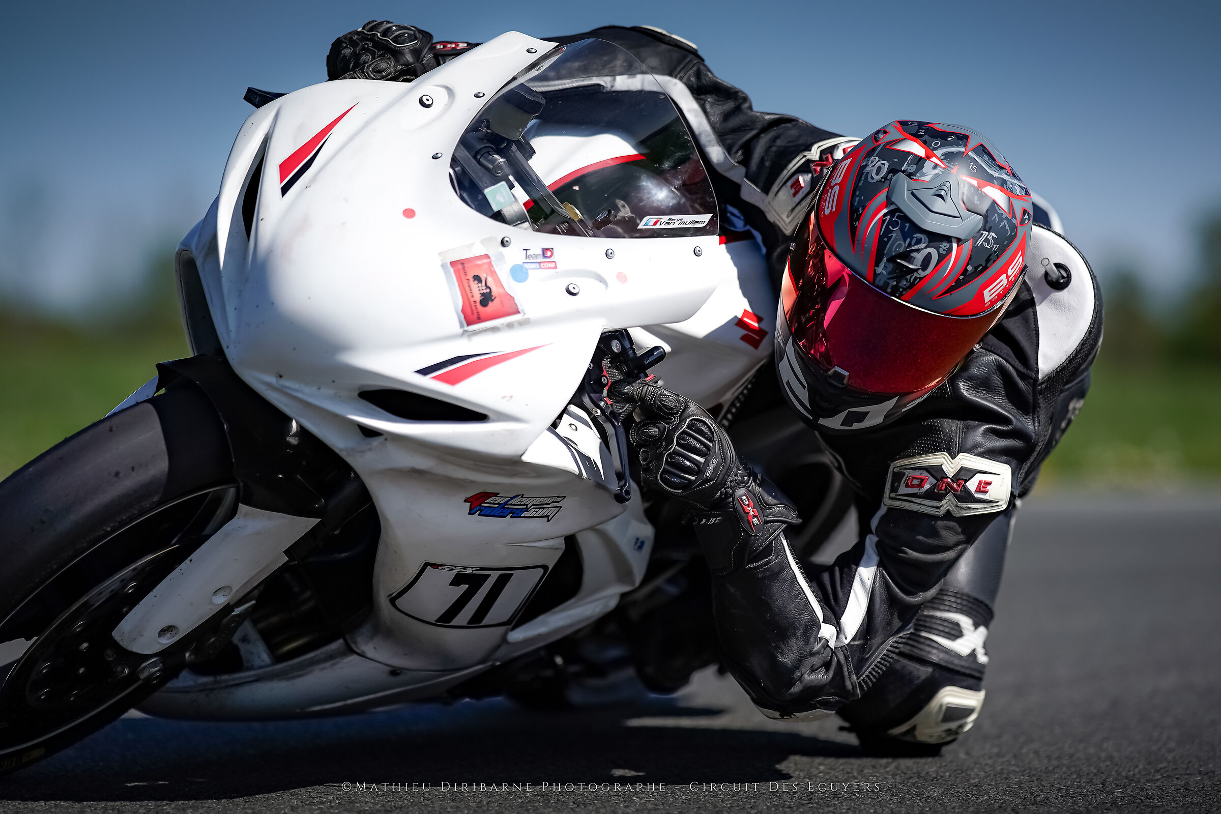 Pilota in pista - Circuit des Écuyers