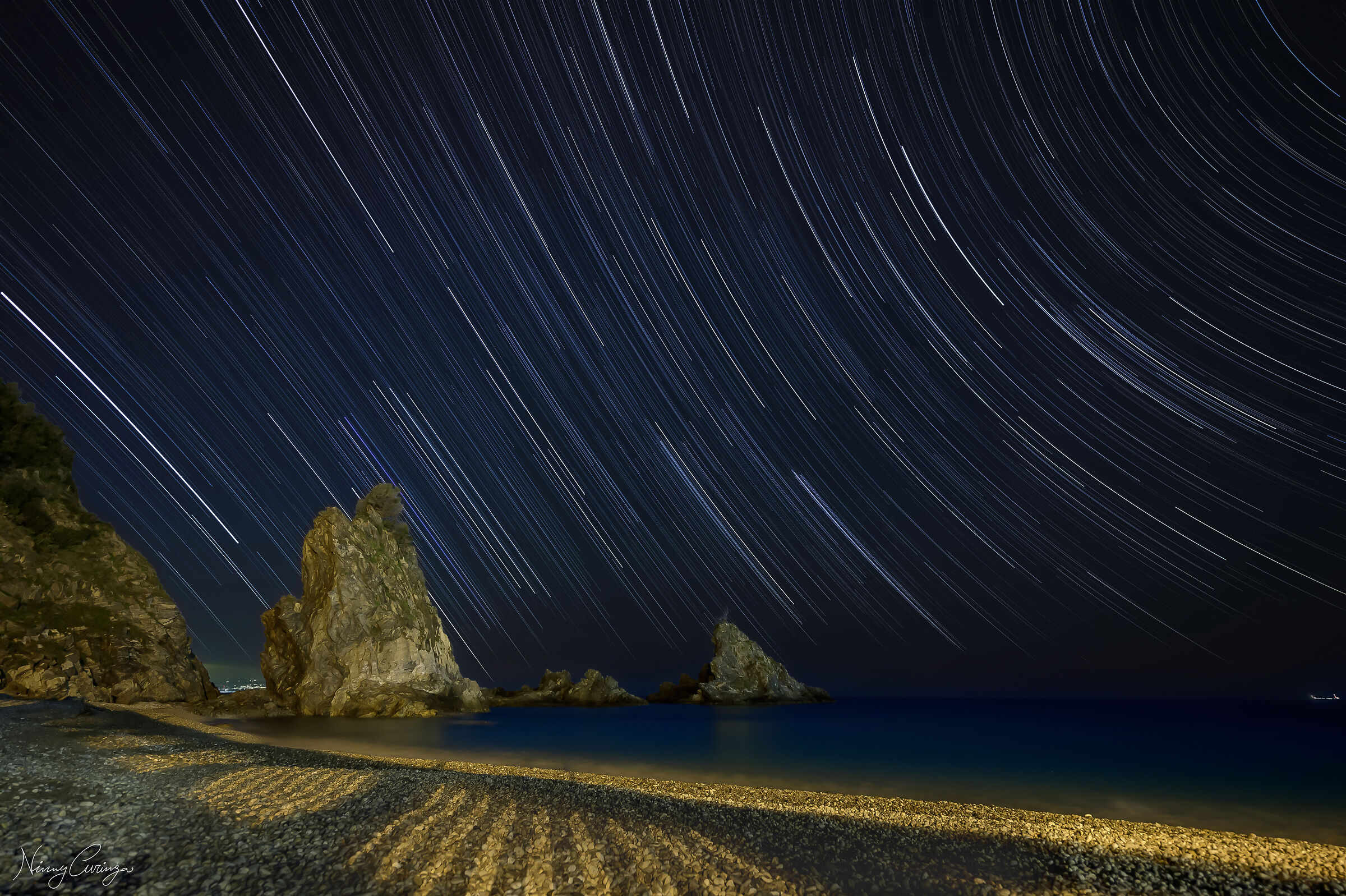 Startrail Tonnara di Palmi, in una notte senza luna