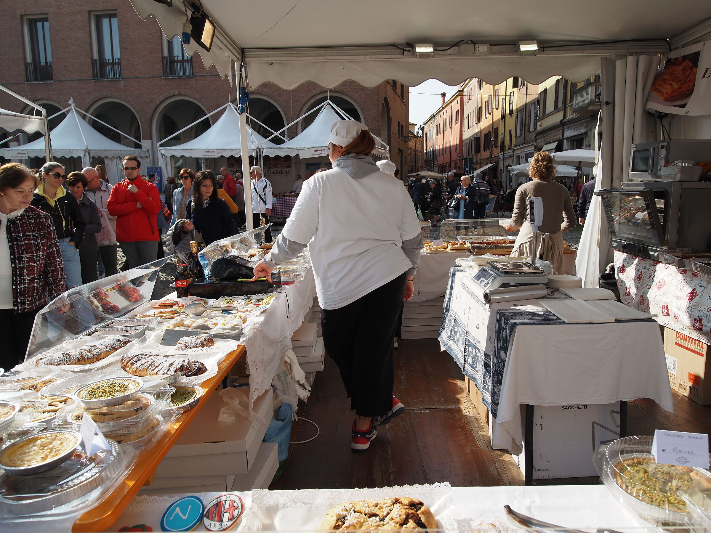 Se non li comprate me li mangio io!